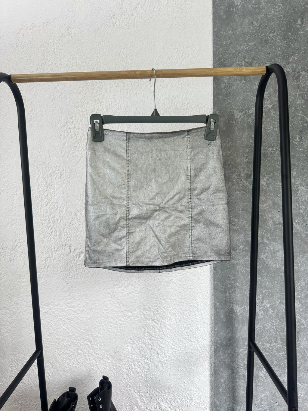 Pollera mini plateada