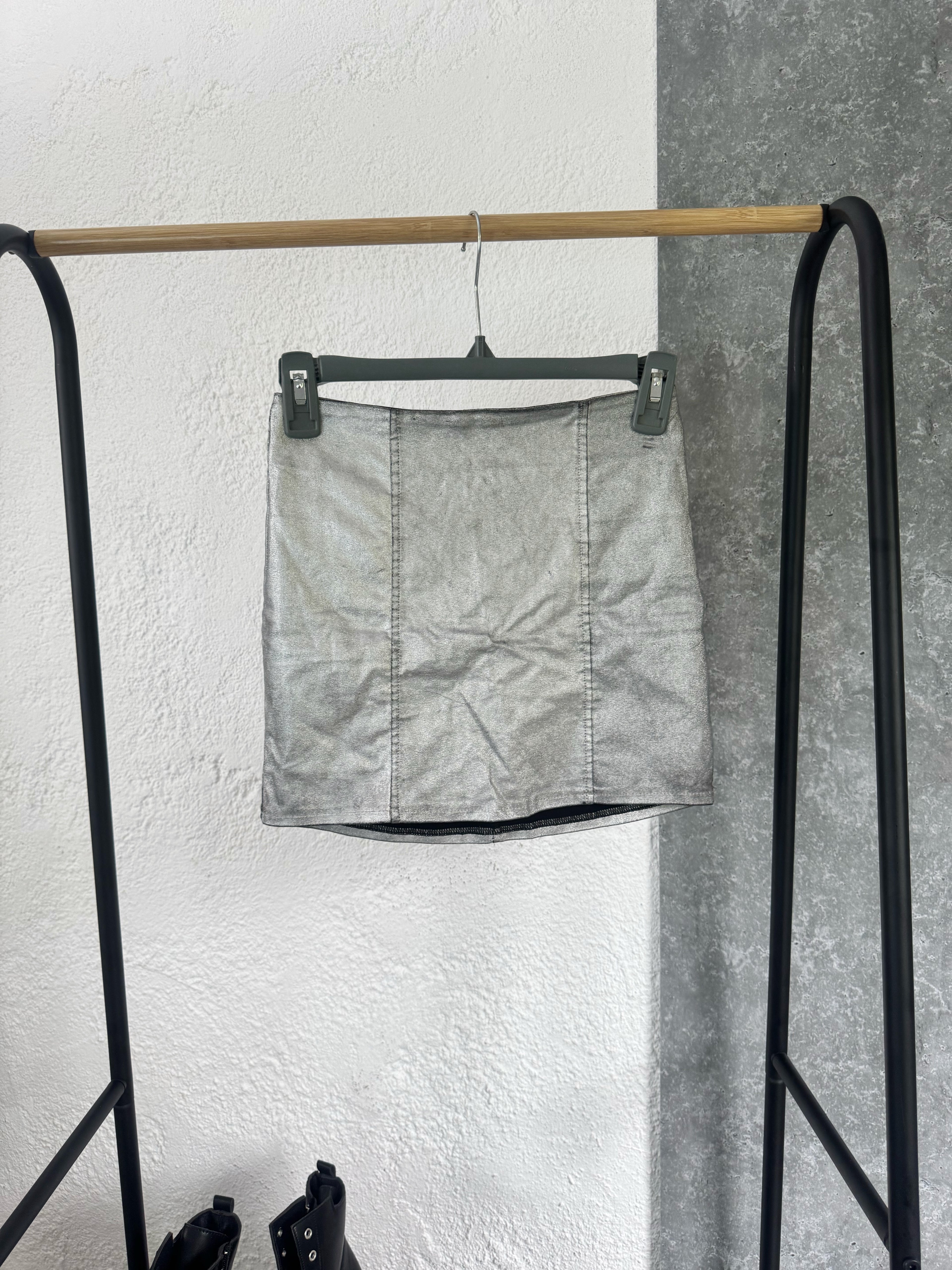 Pollera mini plateada