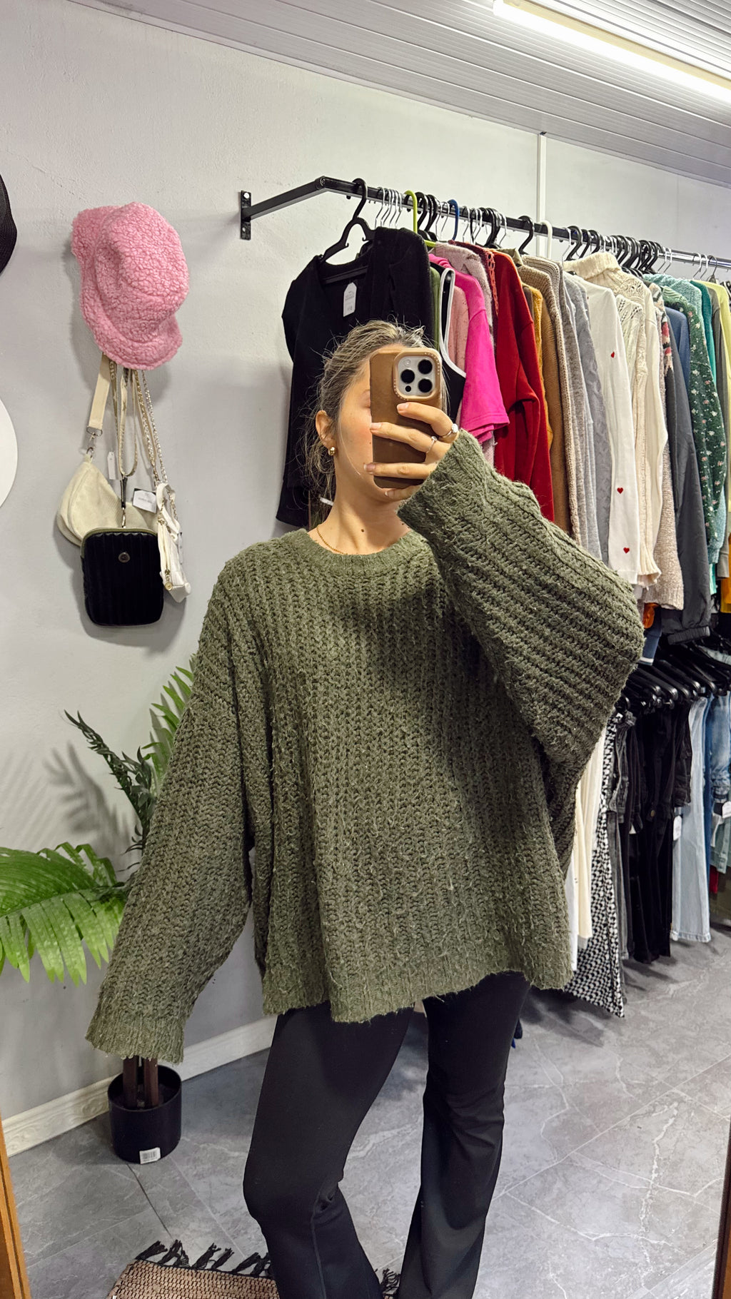 Buzo de lana verde talle L