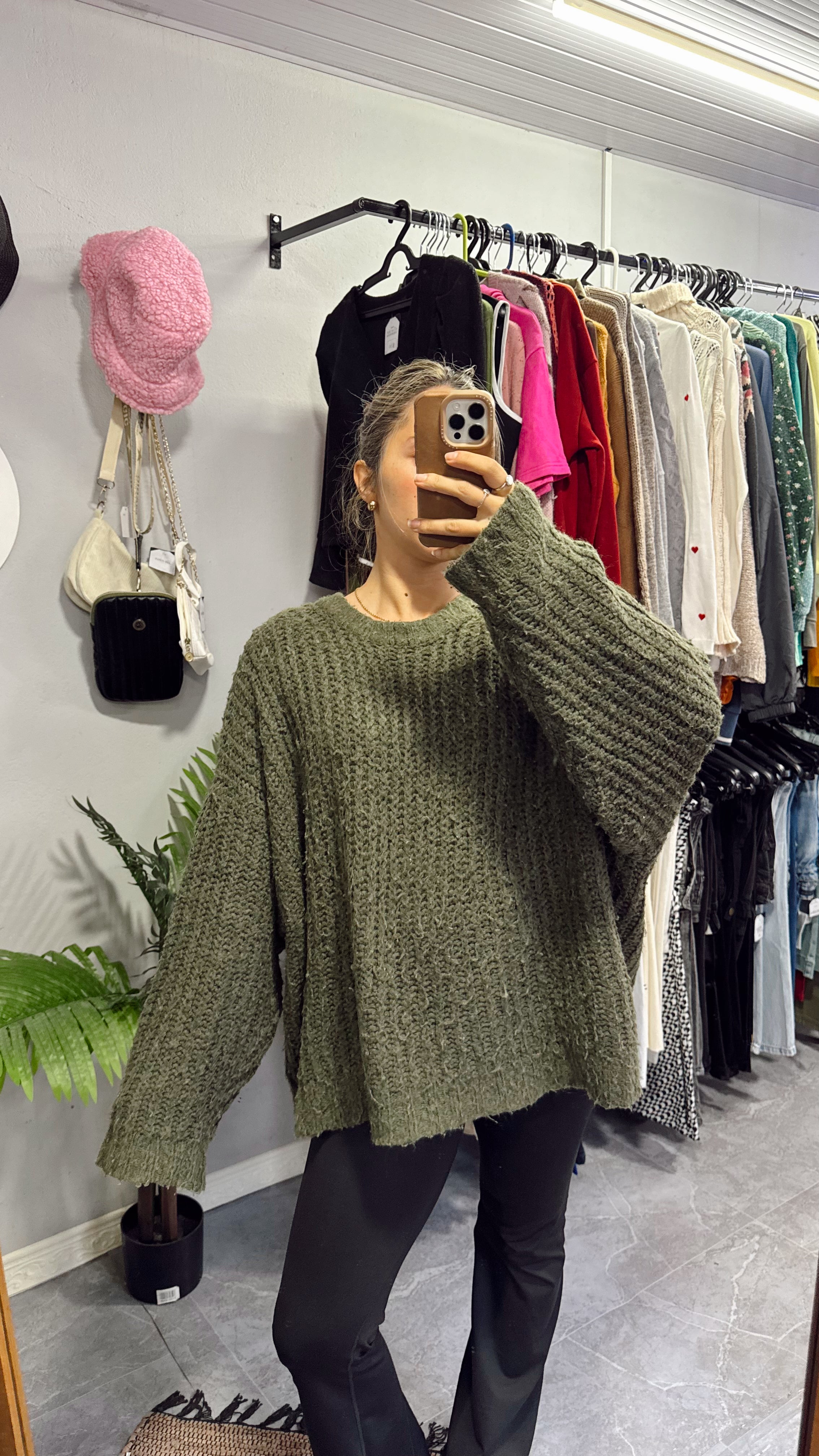 Buzo de lana verde talle L
