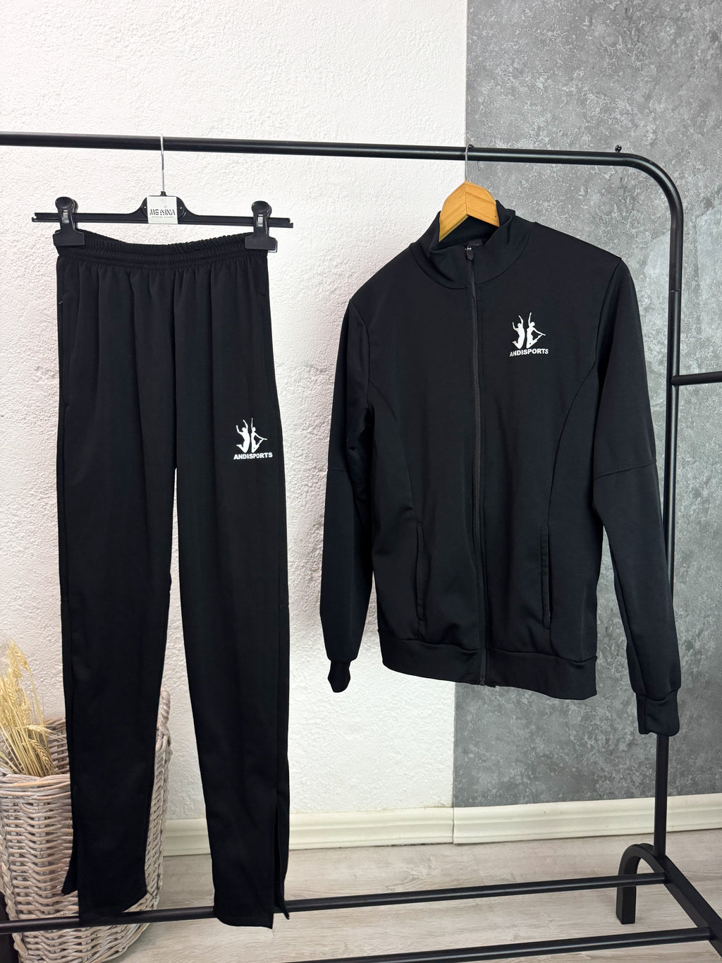 Conjunto deportivo negro talle S