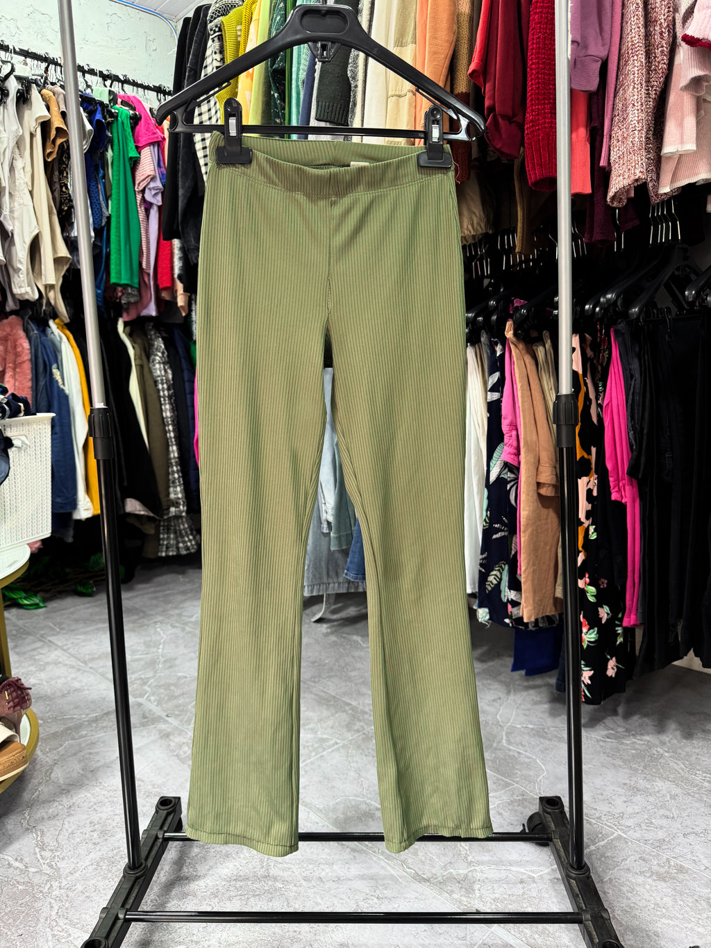 Pantalón/calza verde aceituna alicrada