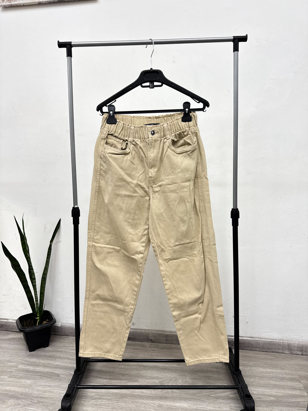 Pantalón color crema