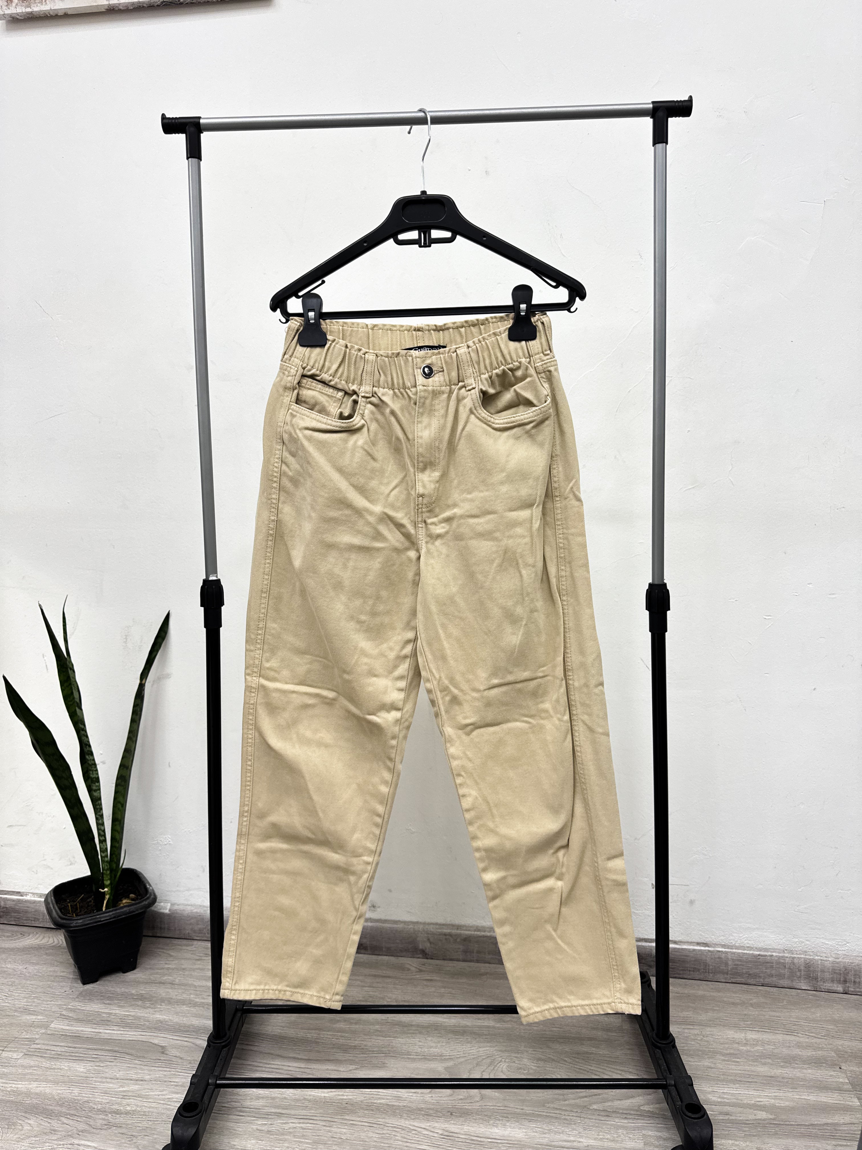 Pantalón color crema