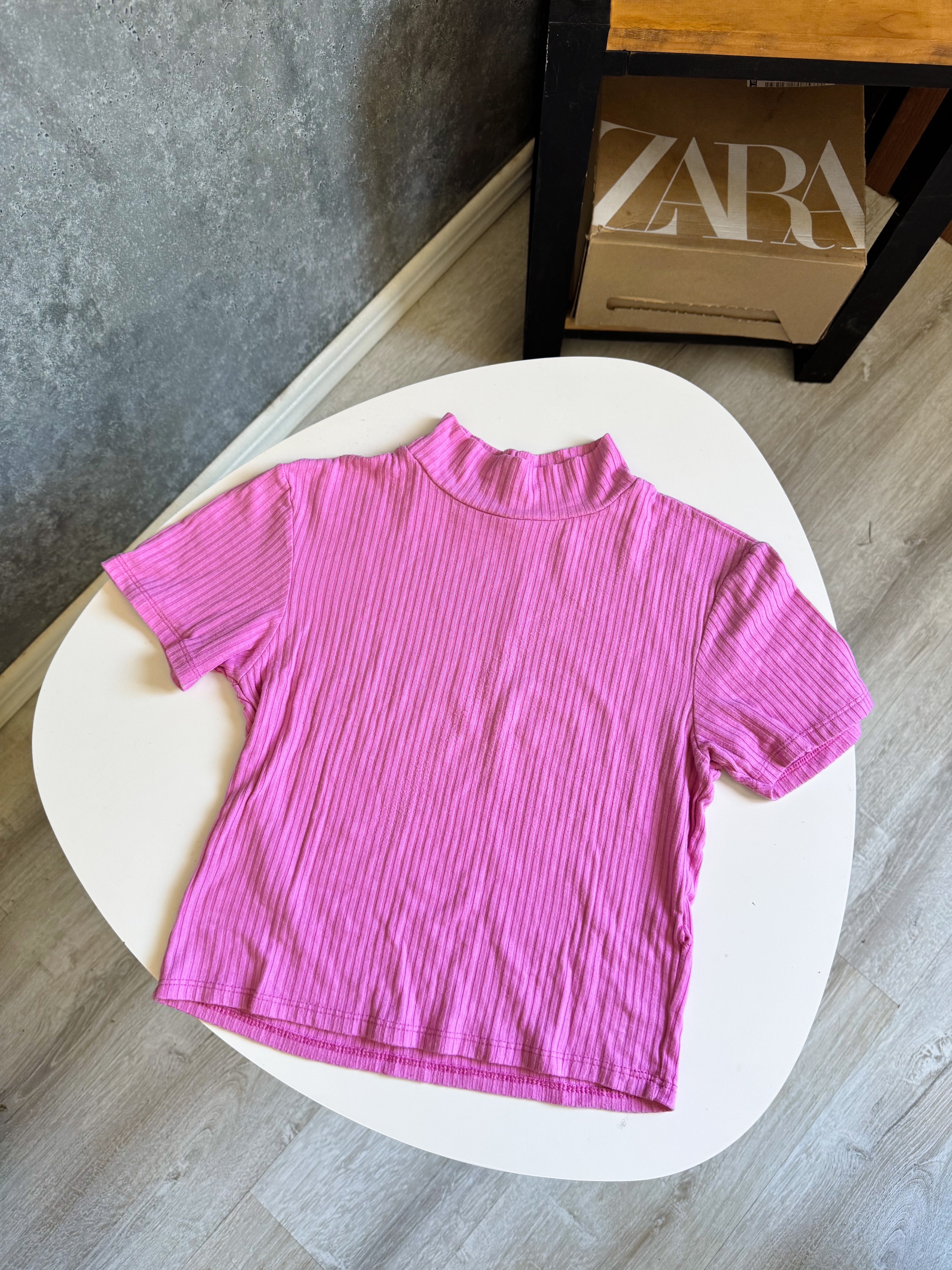 Remerita con cuello rosada