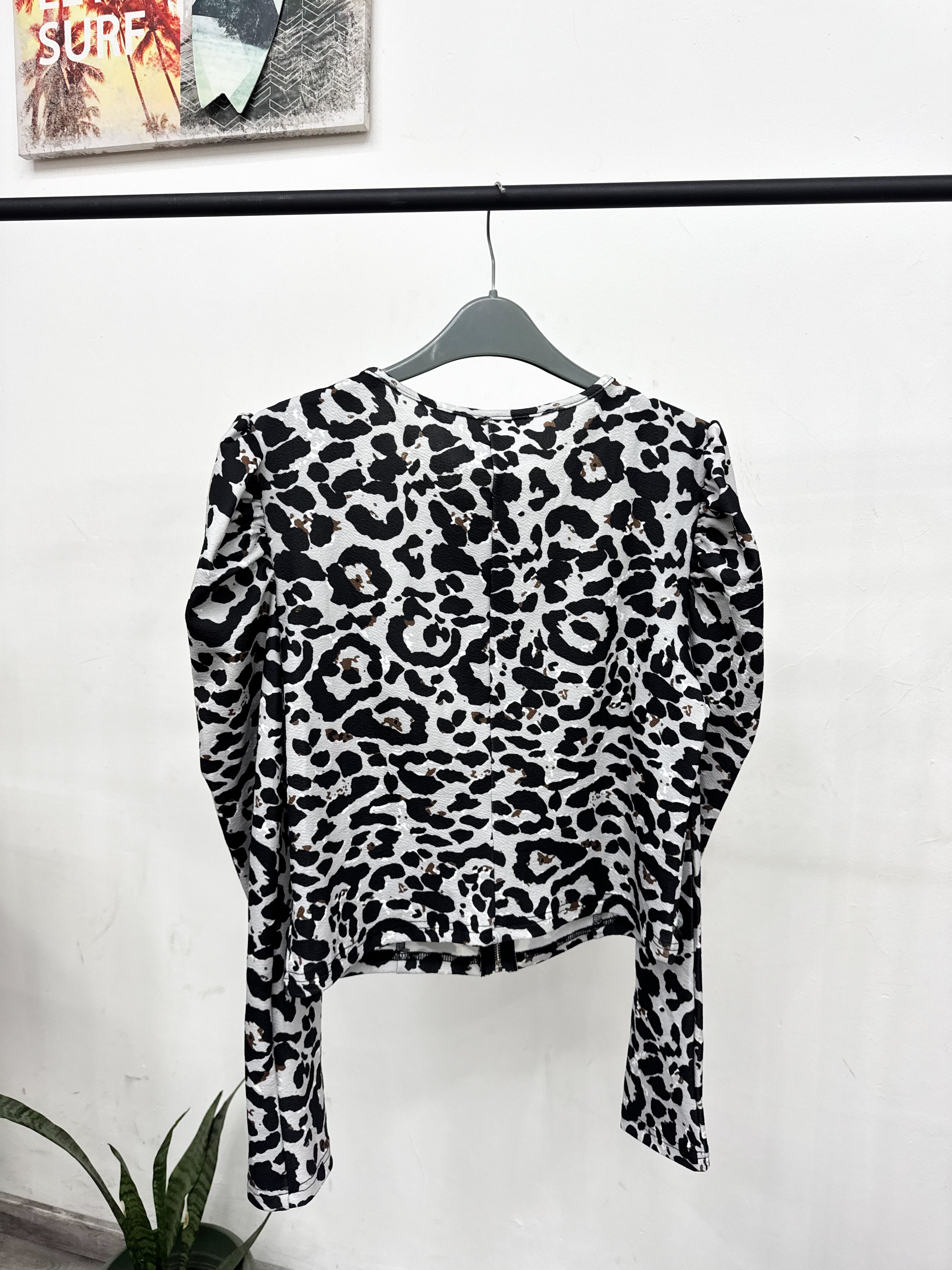 Campera animal print talle M
