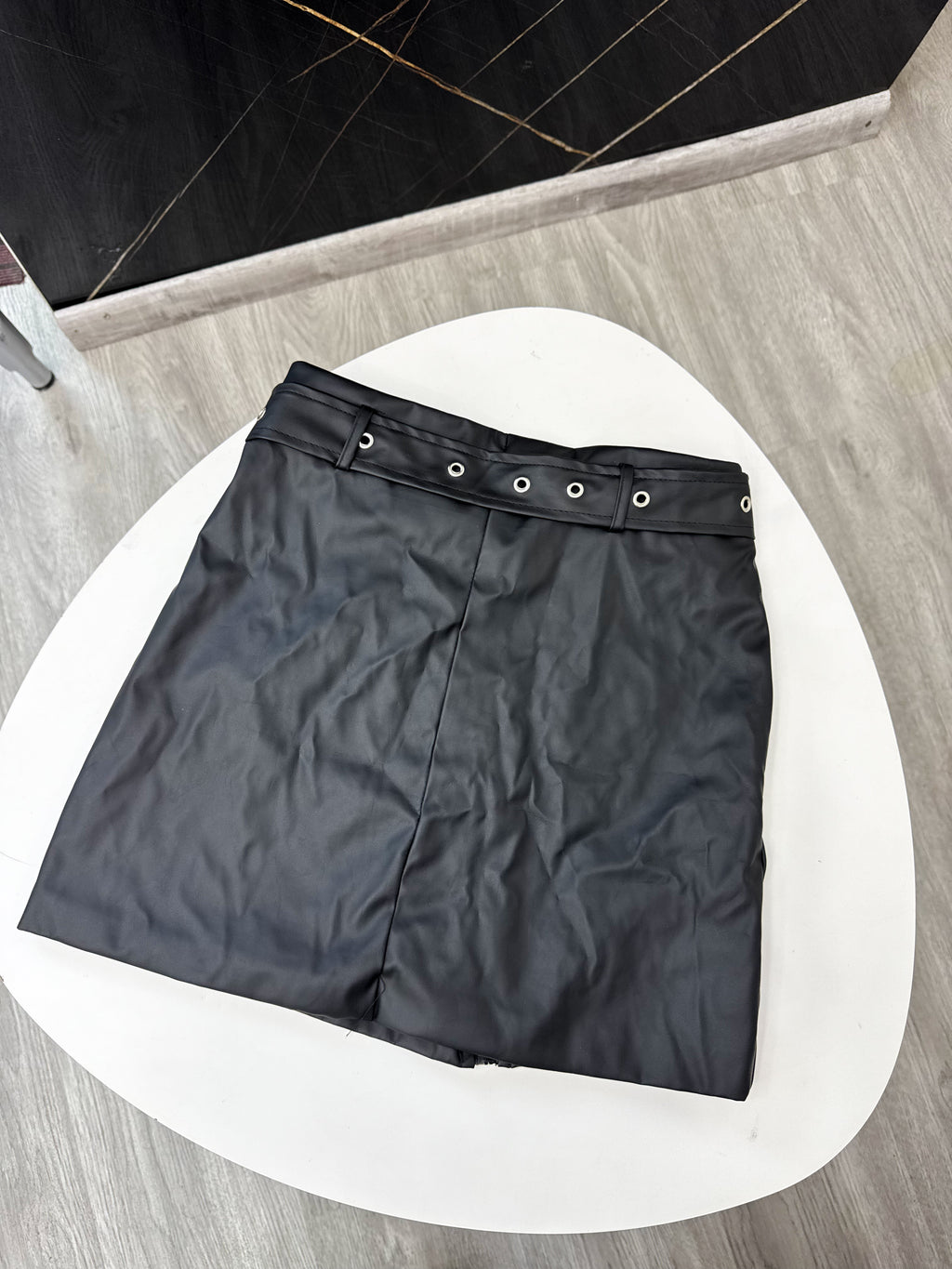 Pollera eco cuero con cinto