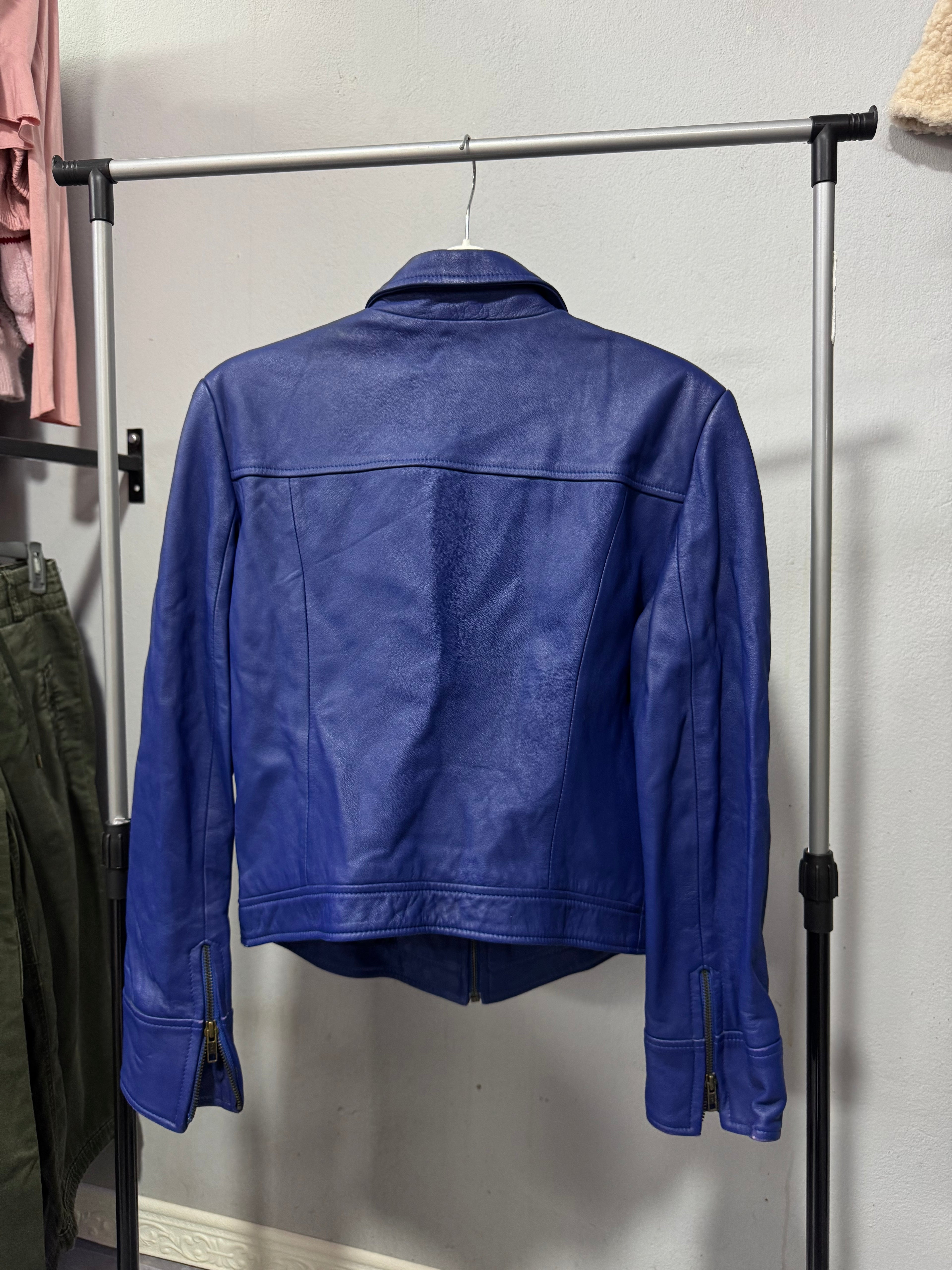 Chaqueta de cuero azul