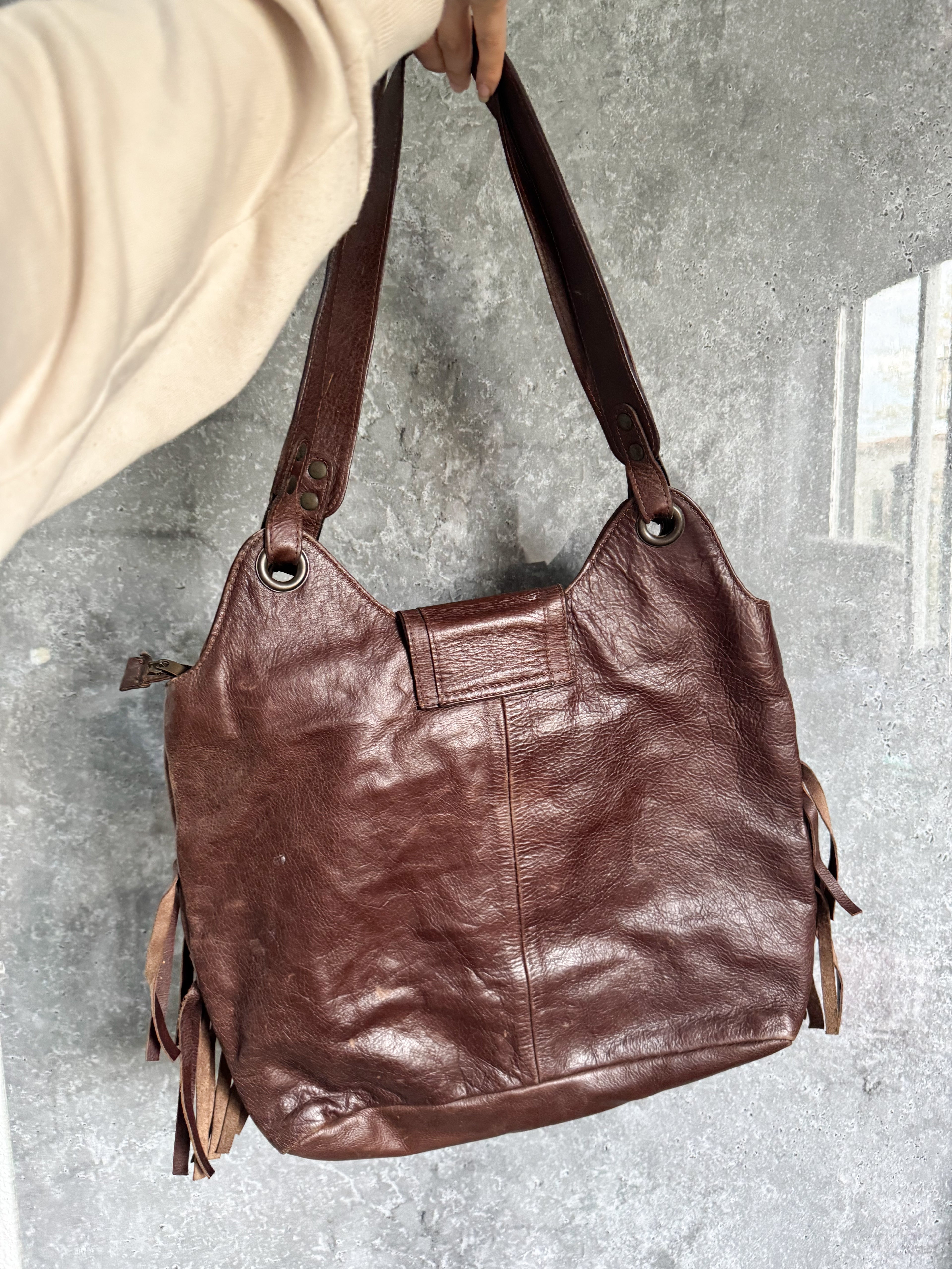 Cartera de cuero marrón Victoria M. Ortiz