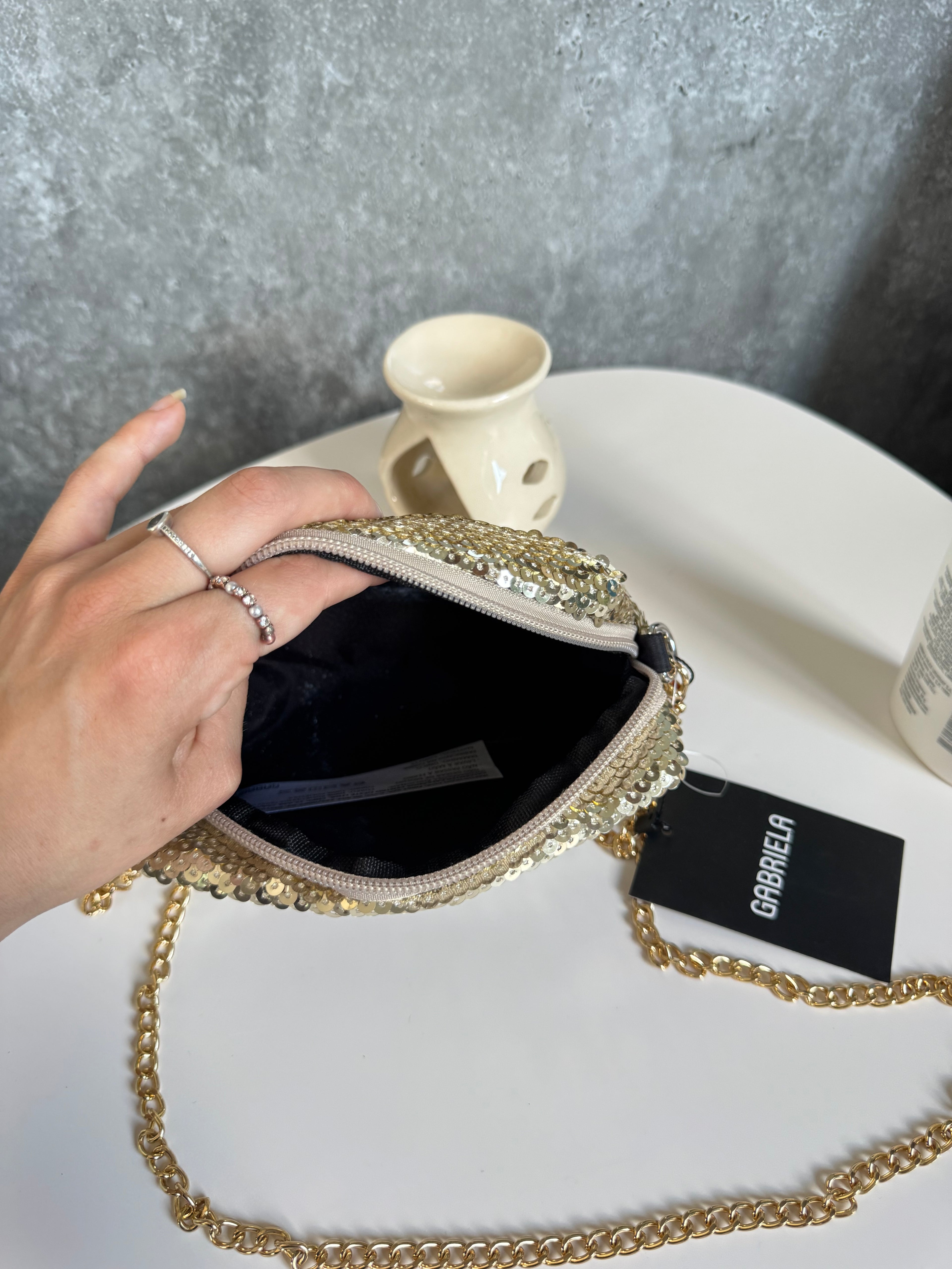 Carterita NUEVA dorada con lentejuelas