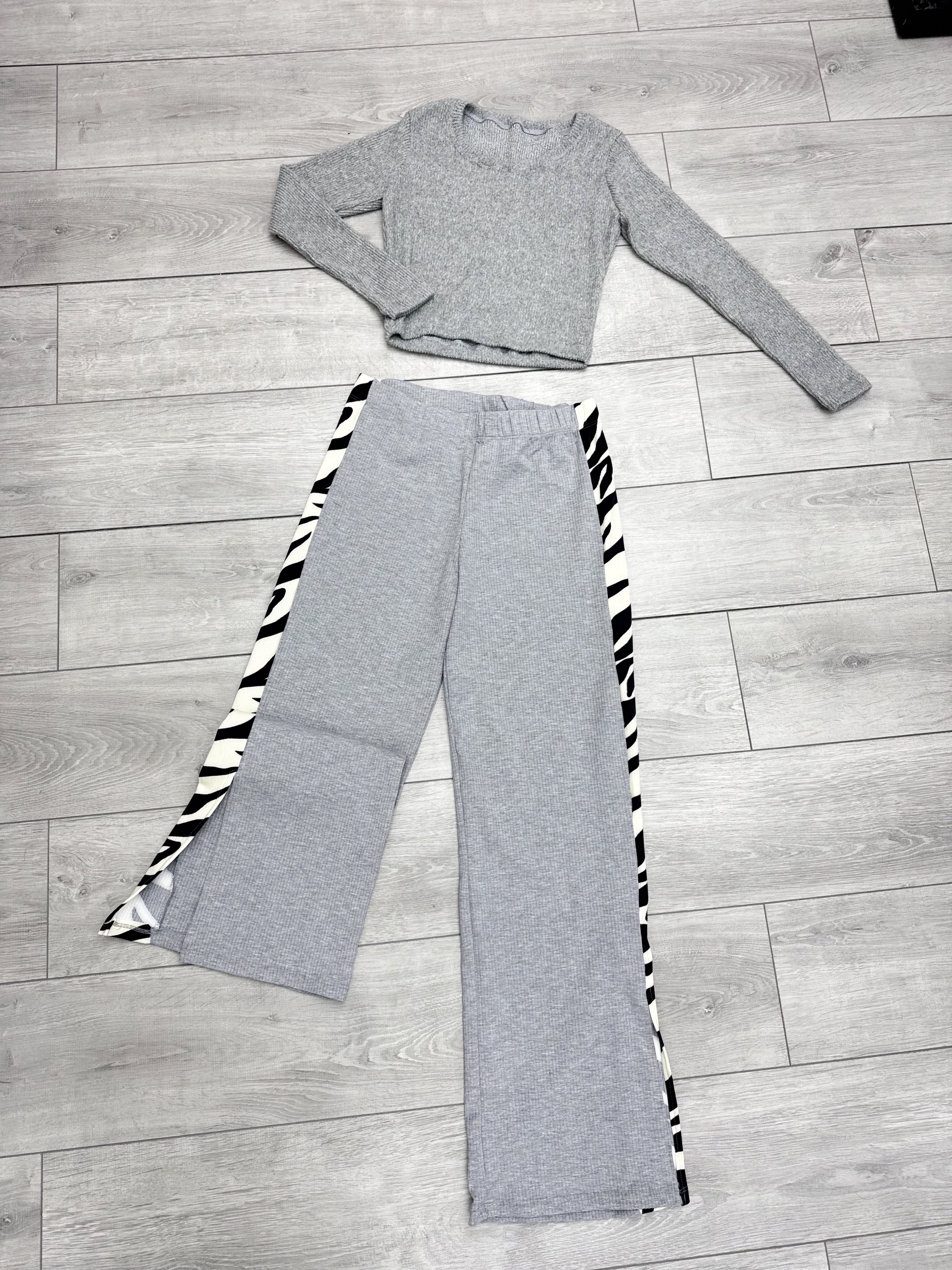 NUEVO Conjunto gris cebra pantalón + básica de lanilla