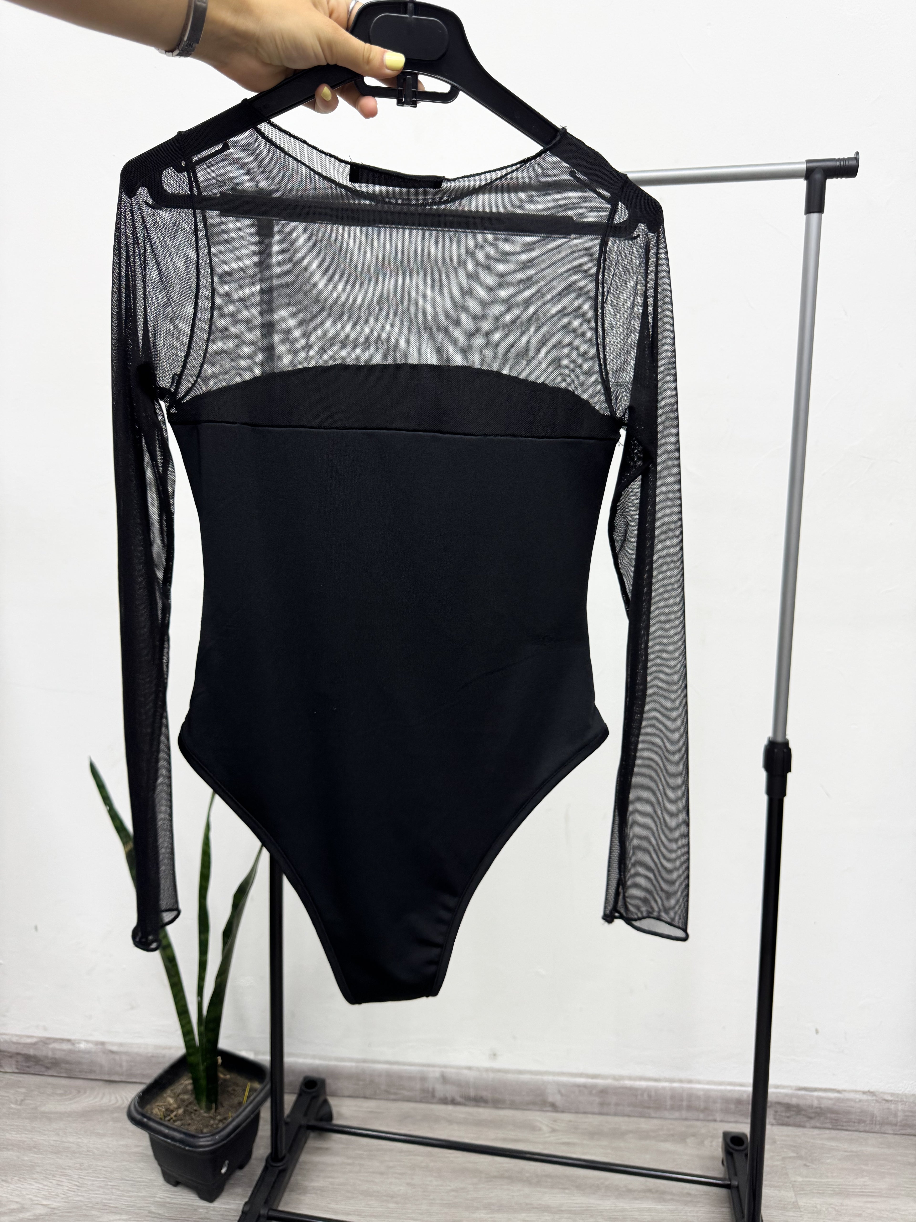 Body negro con traslúcido