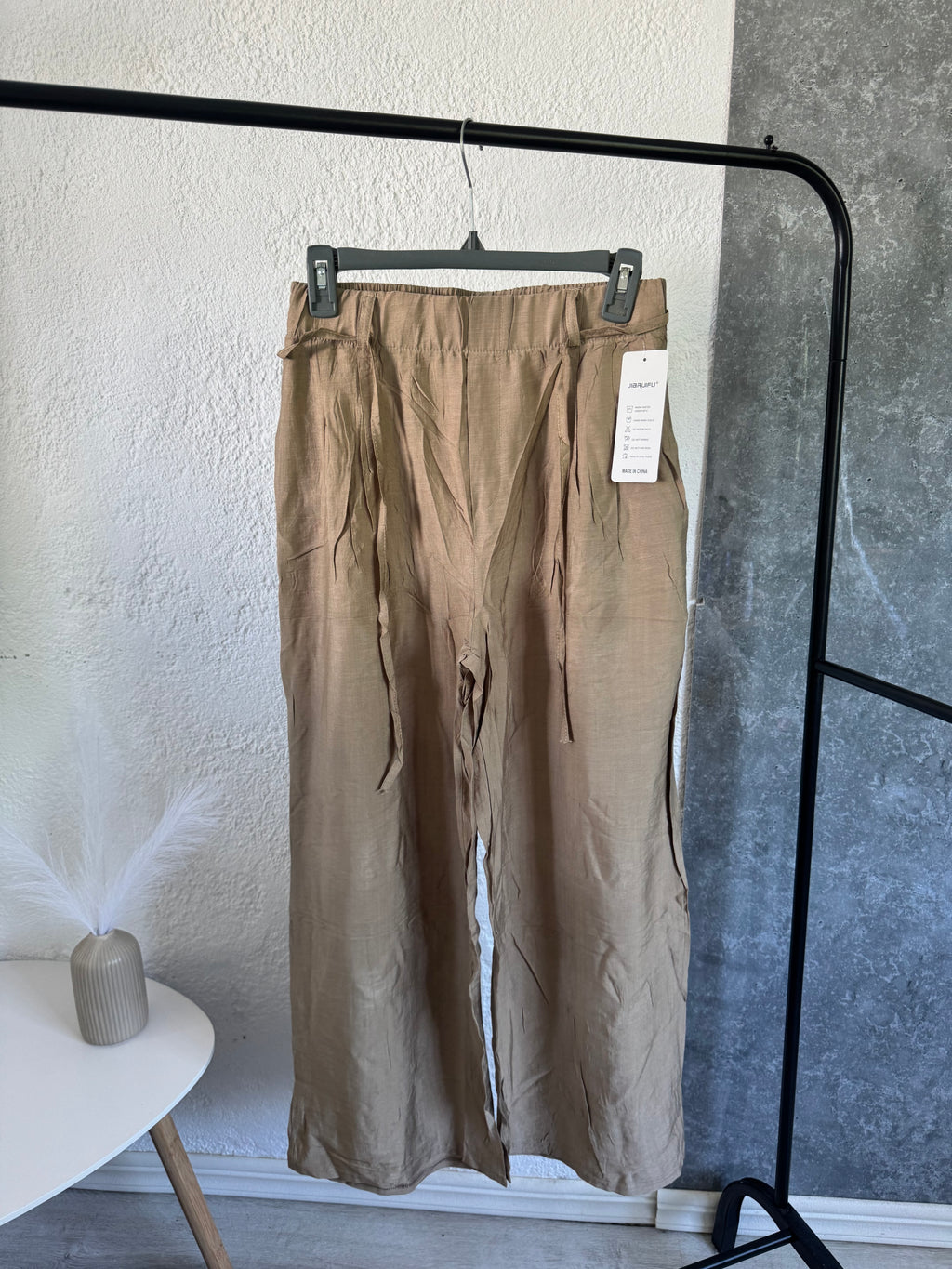 Pantalón NUEVO fresco color verde claro