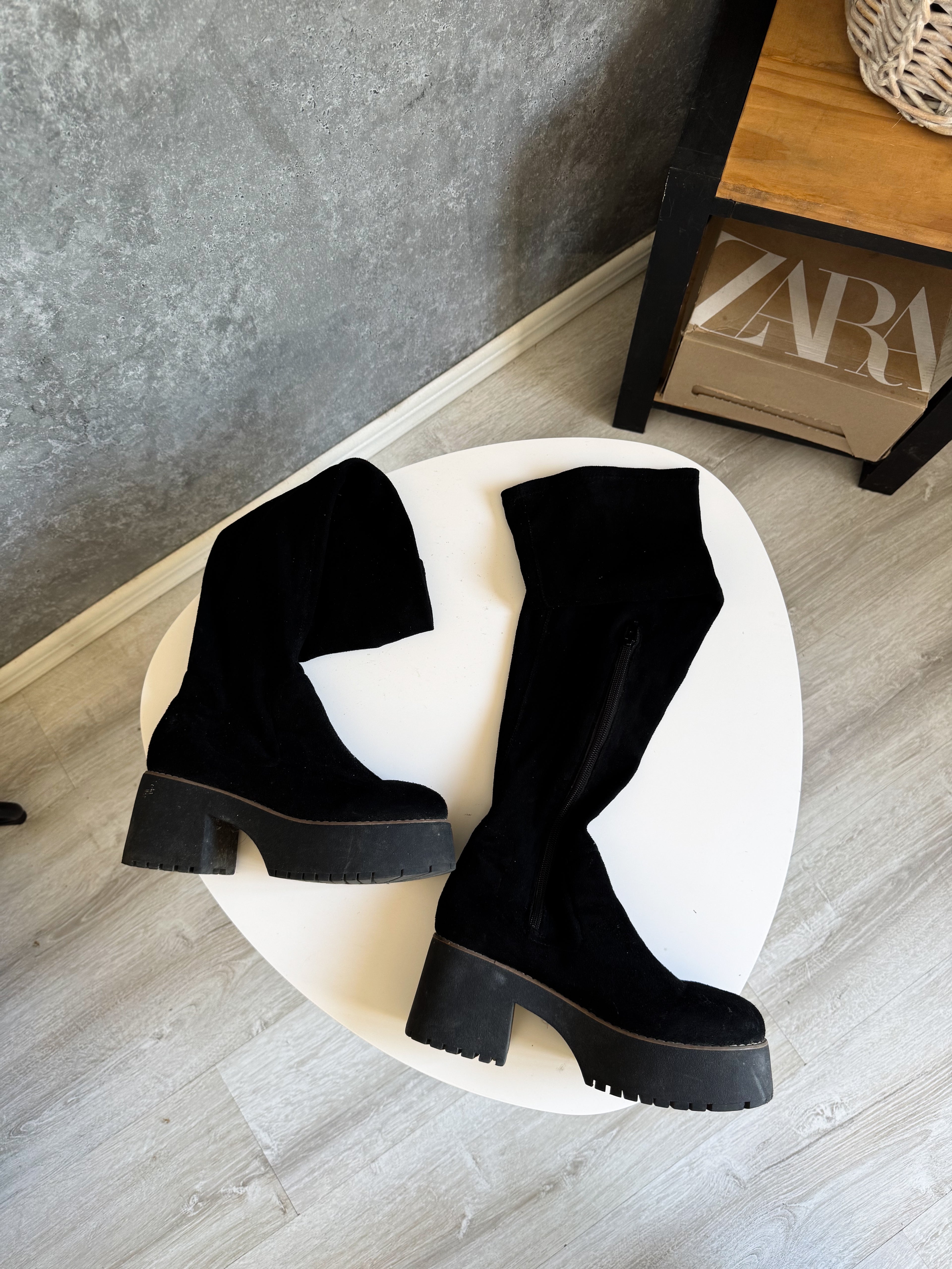 Botas bucaneras de gamuza