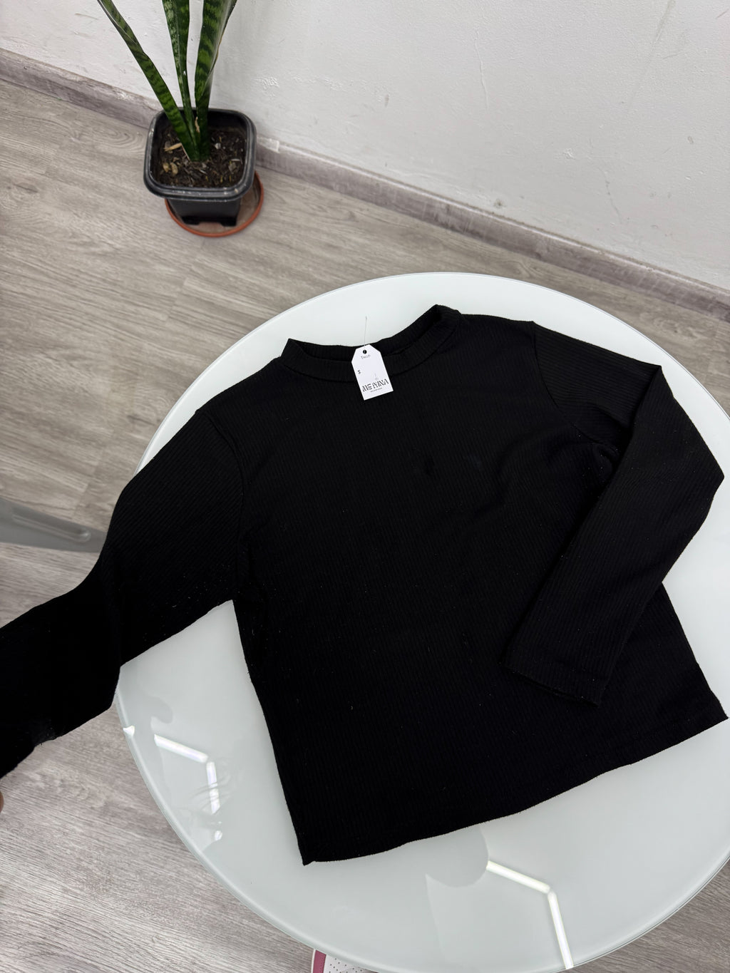 Remera negra básica manga larga