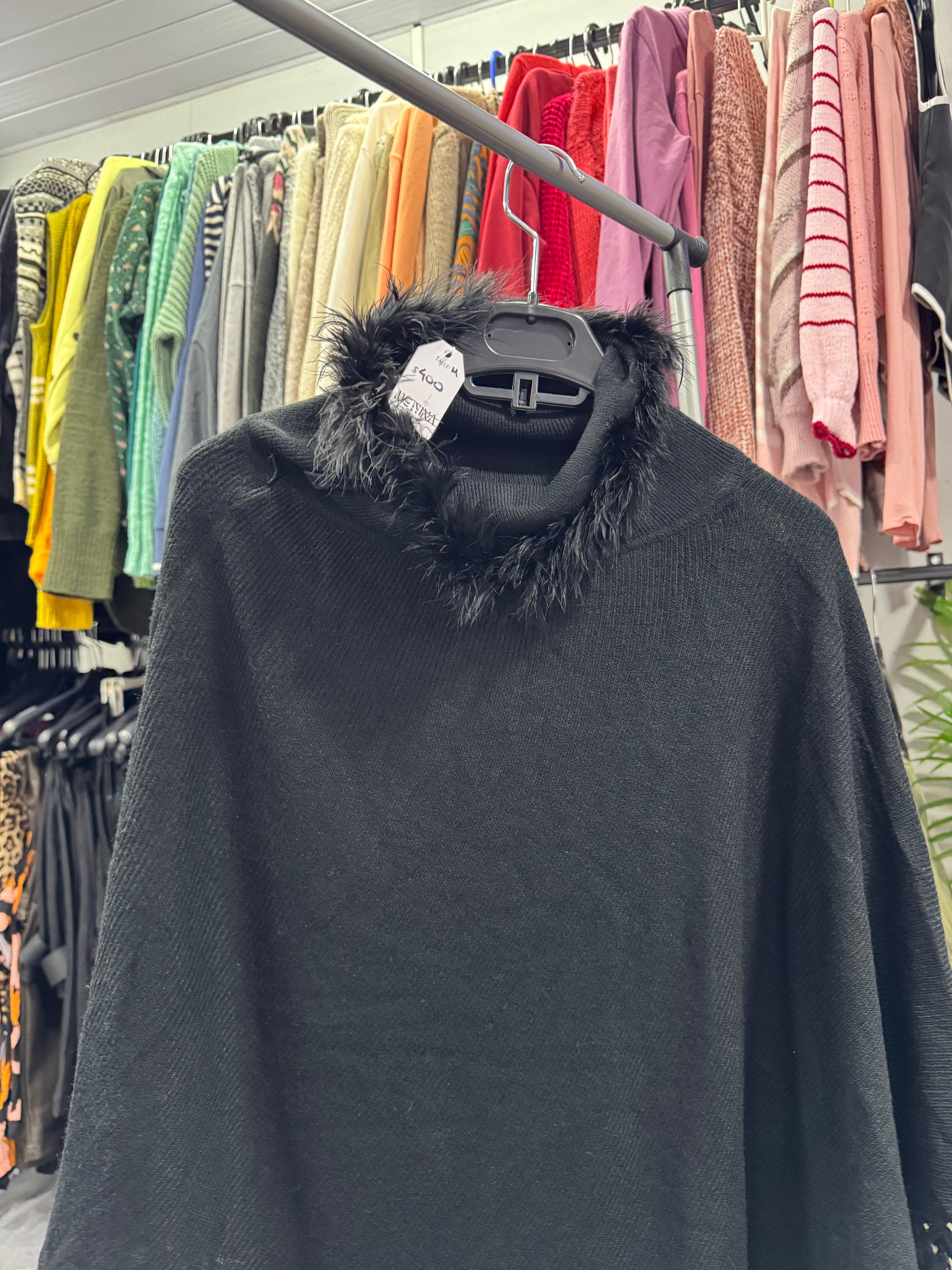 Poncho negro talle único