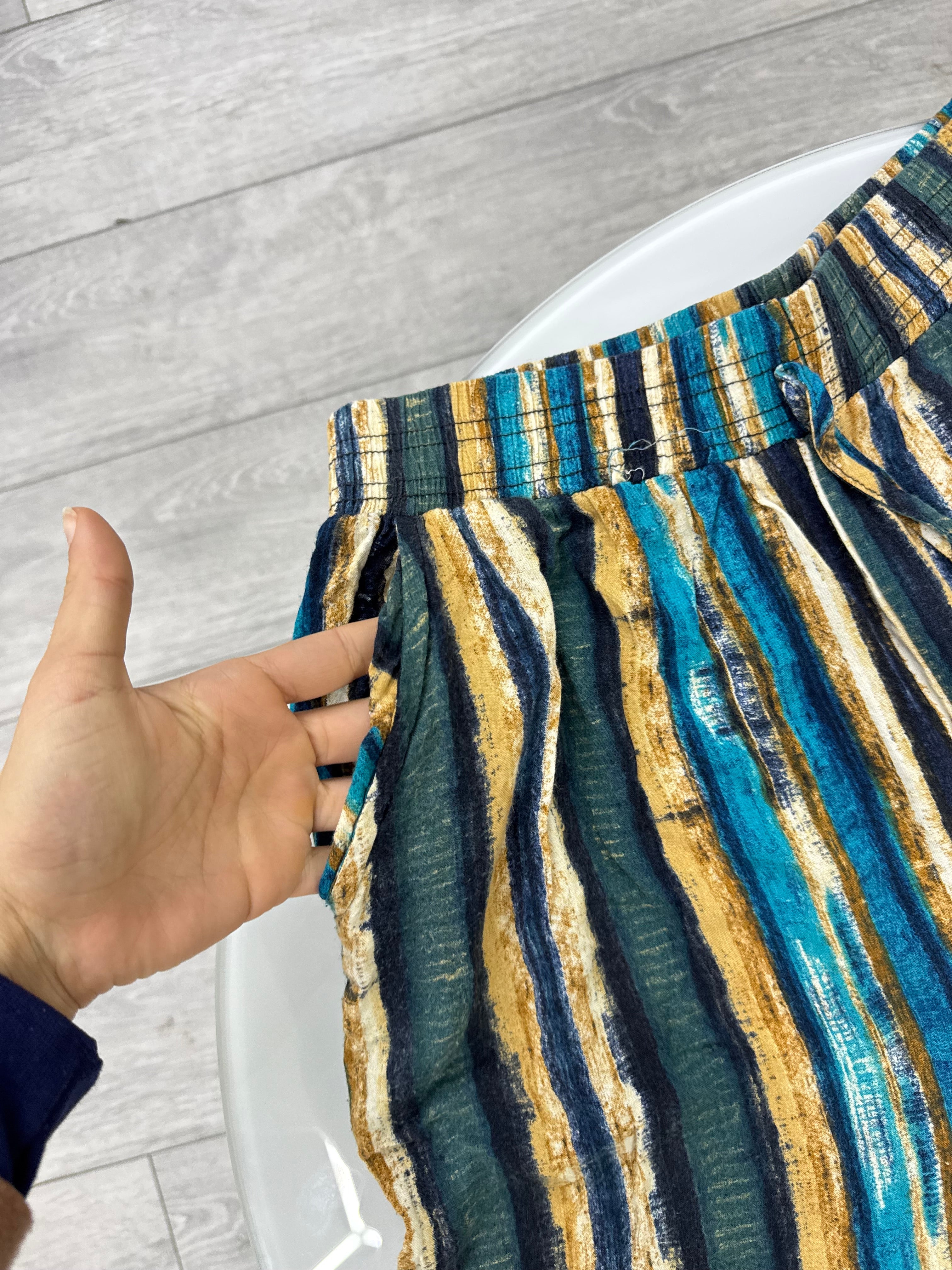 Pantalón a rayas ancho talle S/M con bolsillos
