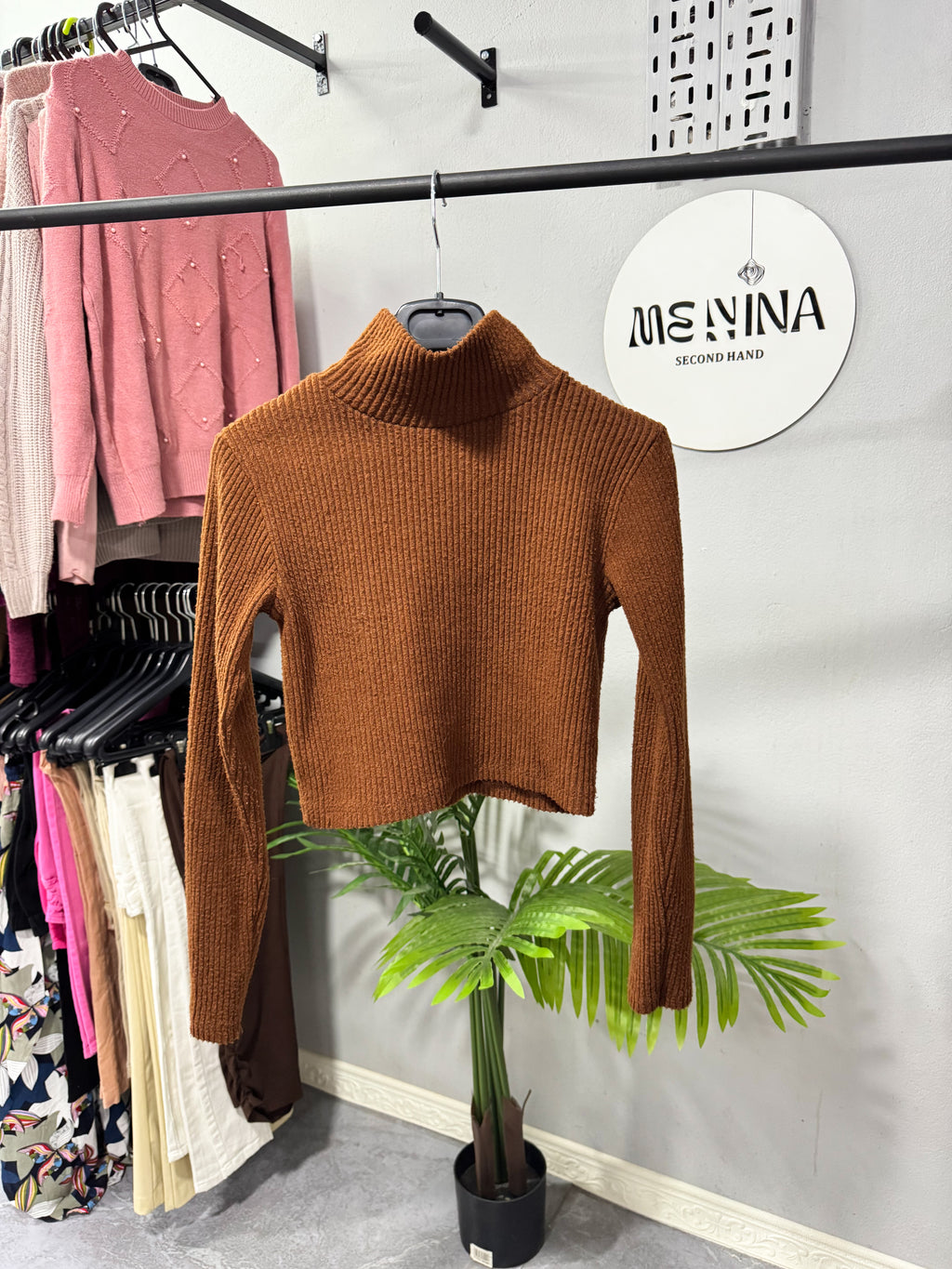 Polera marrón de lanilla