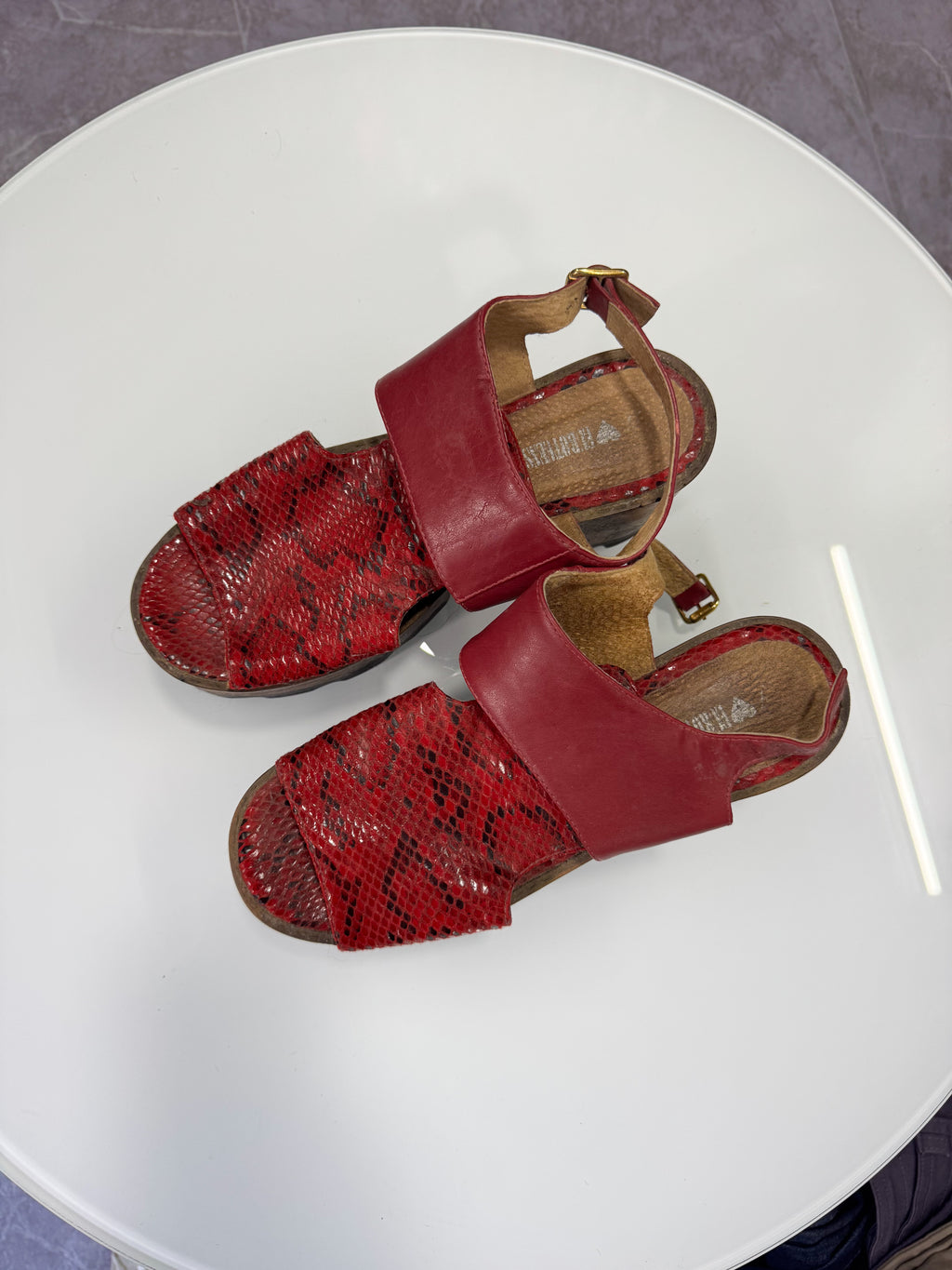 Sandalias rojas talle 37/38