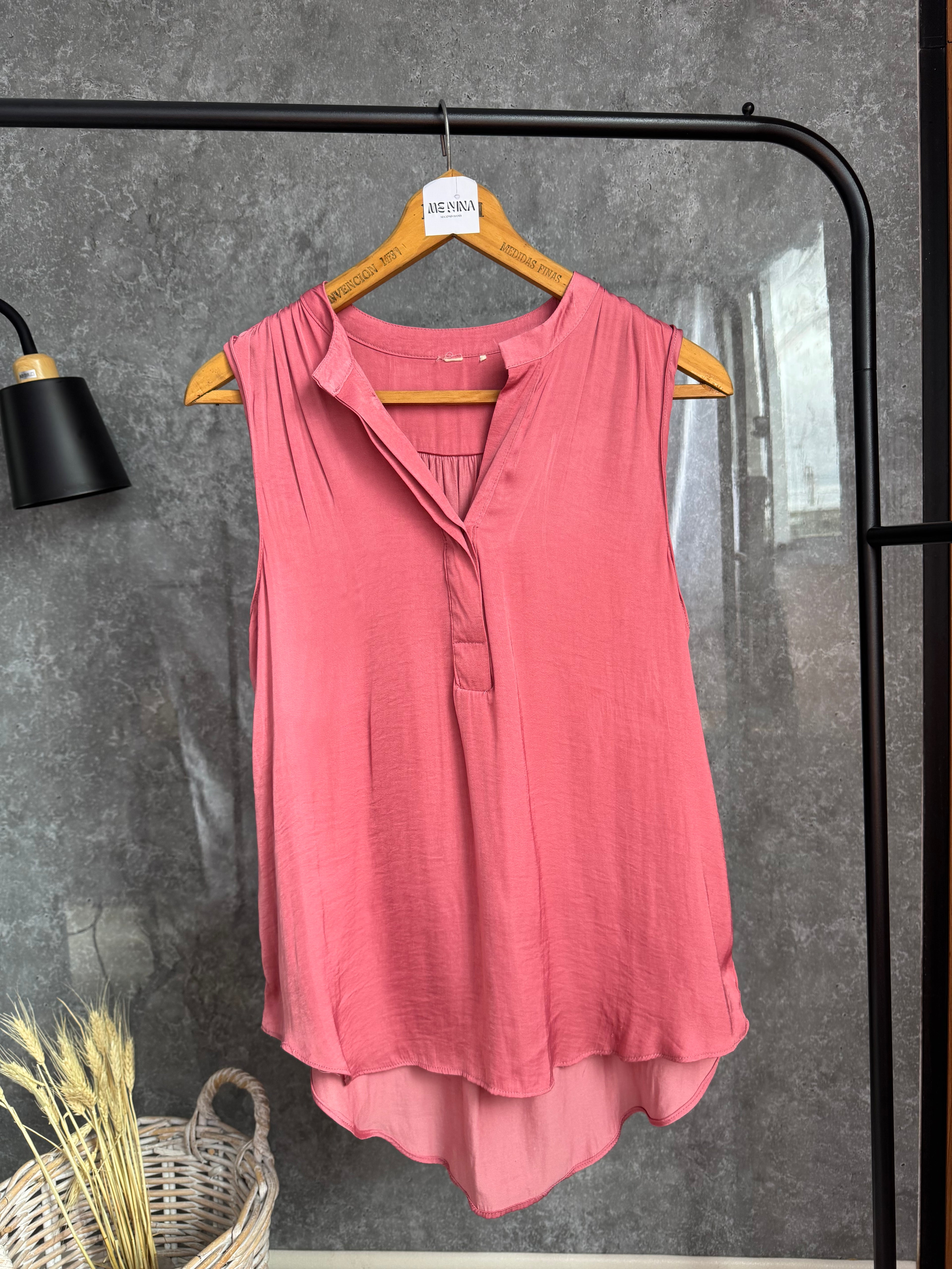 Blusa rosada de satén