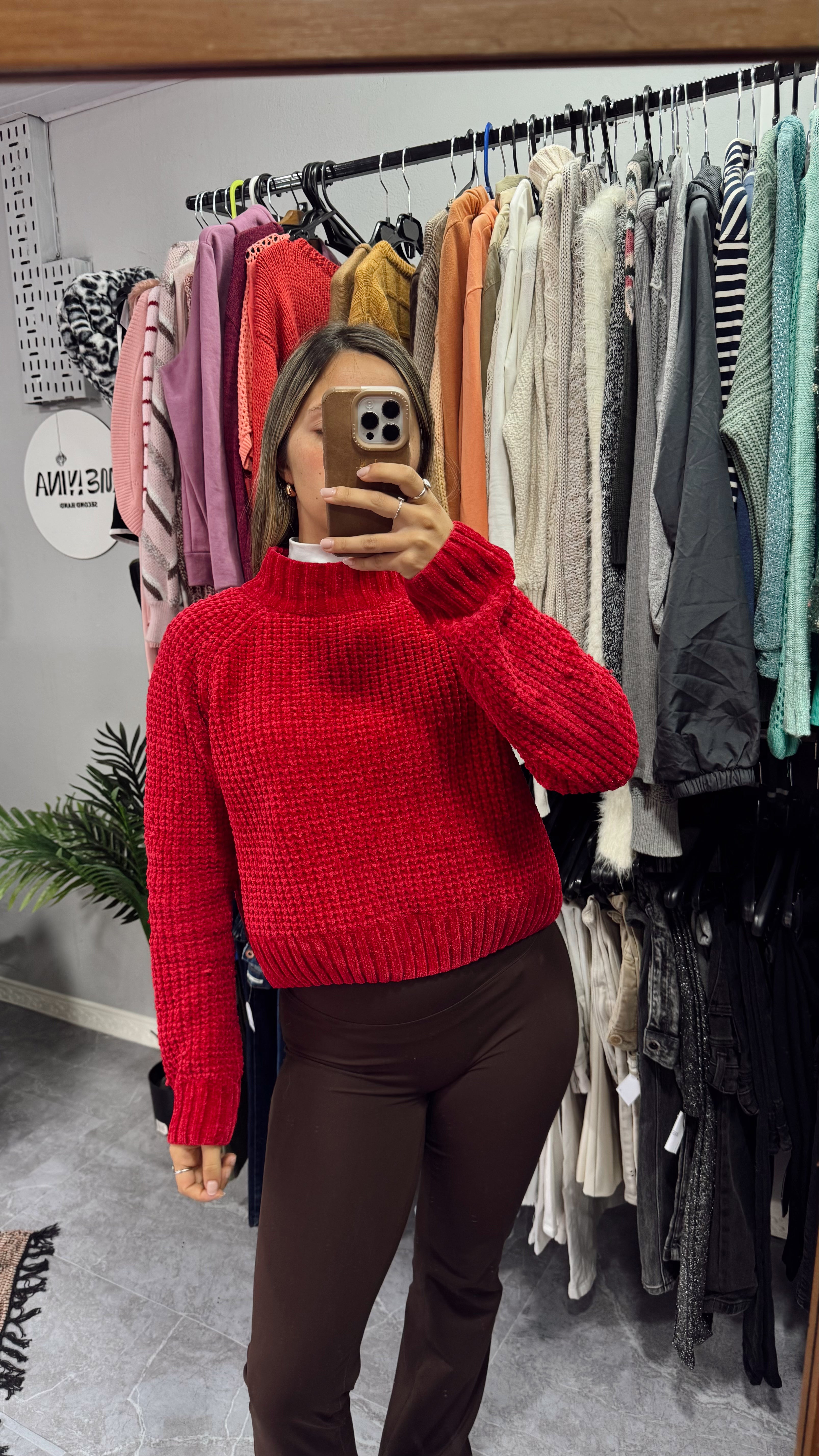 Polera chenille roja