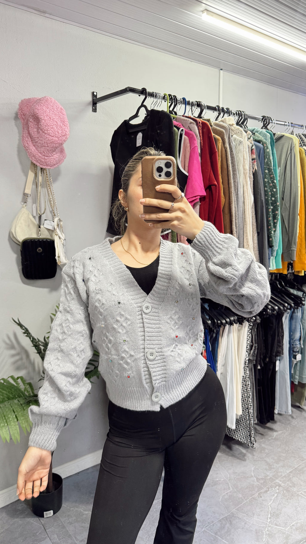 Cardigan gris con brillos