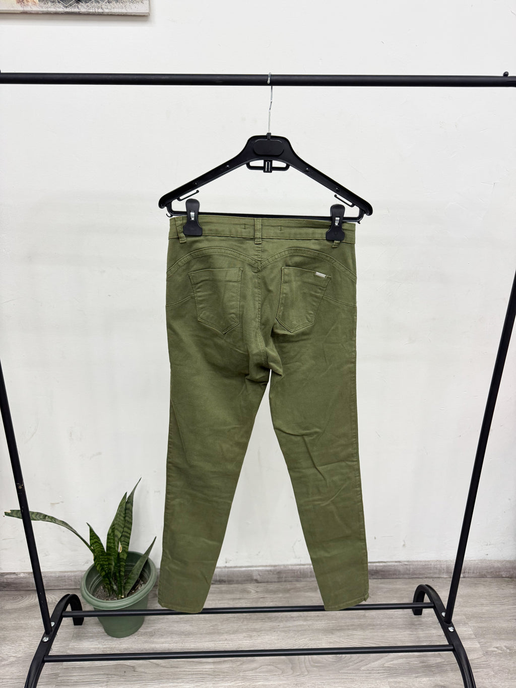 Pantalón verde talle 26/28