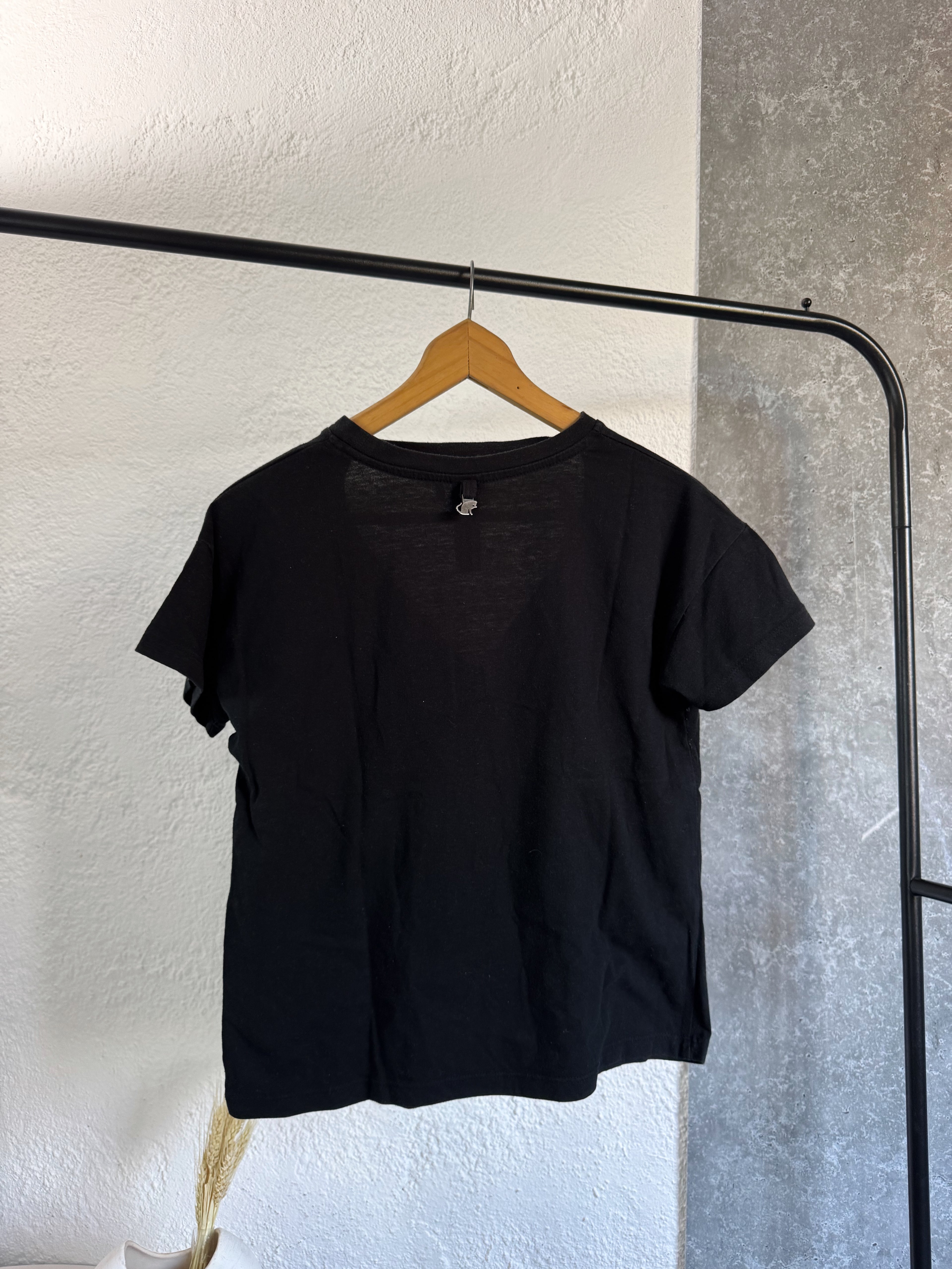 Remera negra HERO Piece of cake