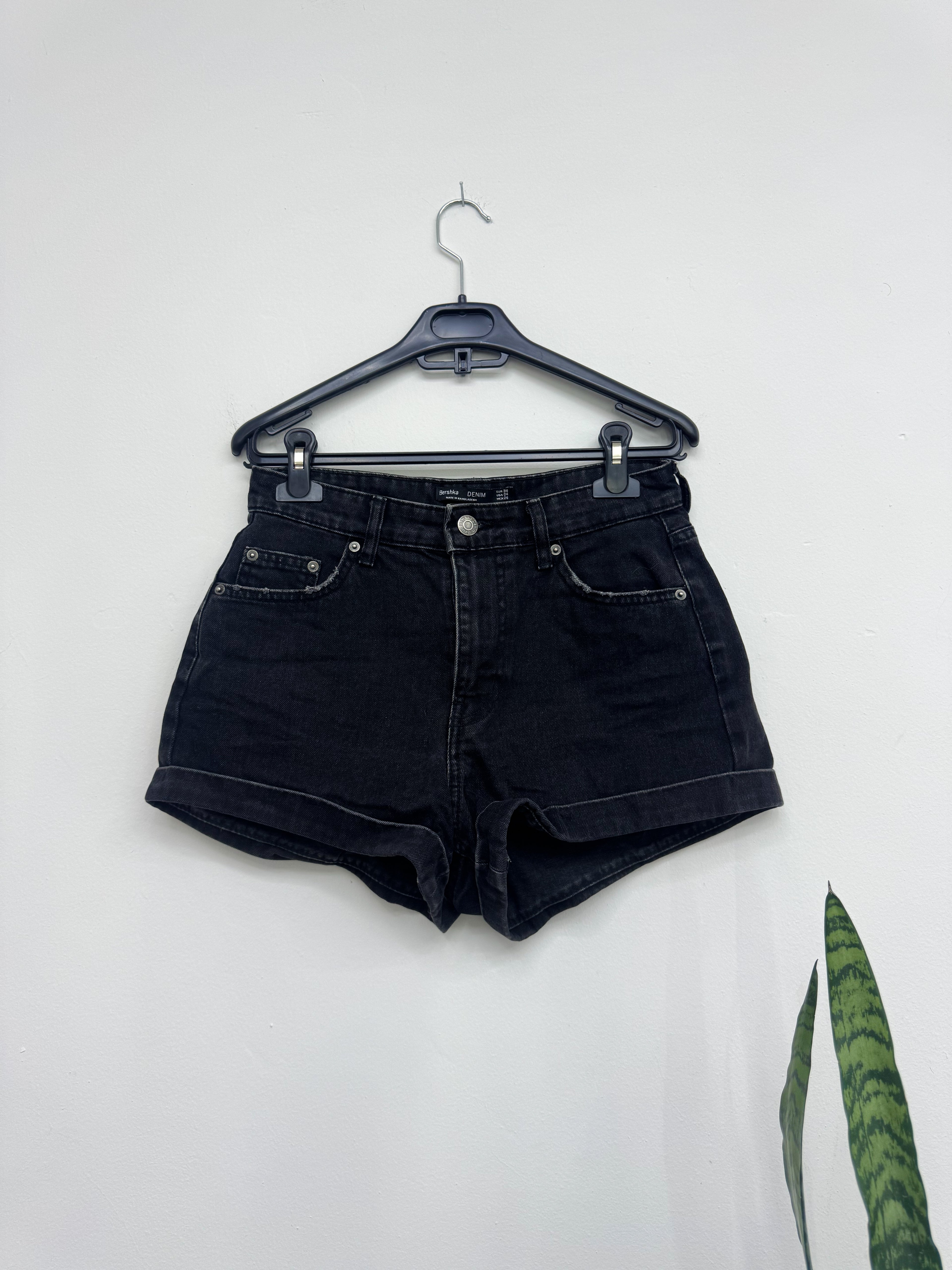 Short negro de Jean Bershka