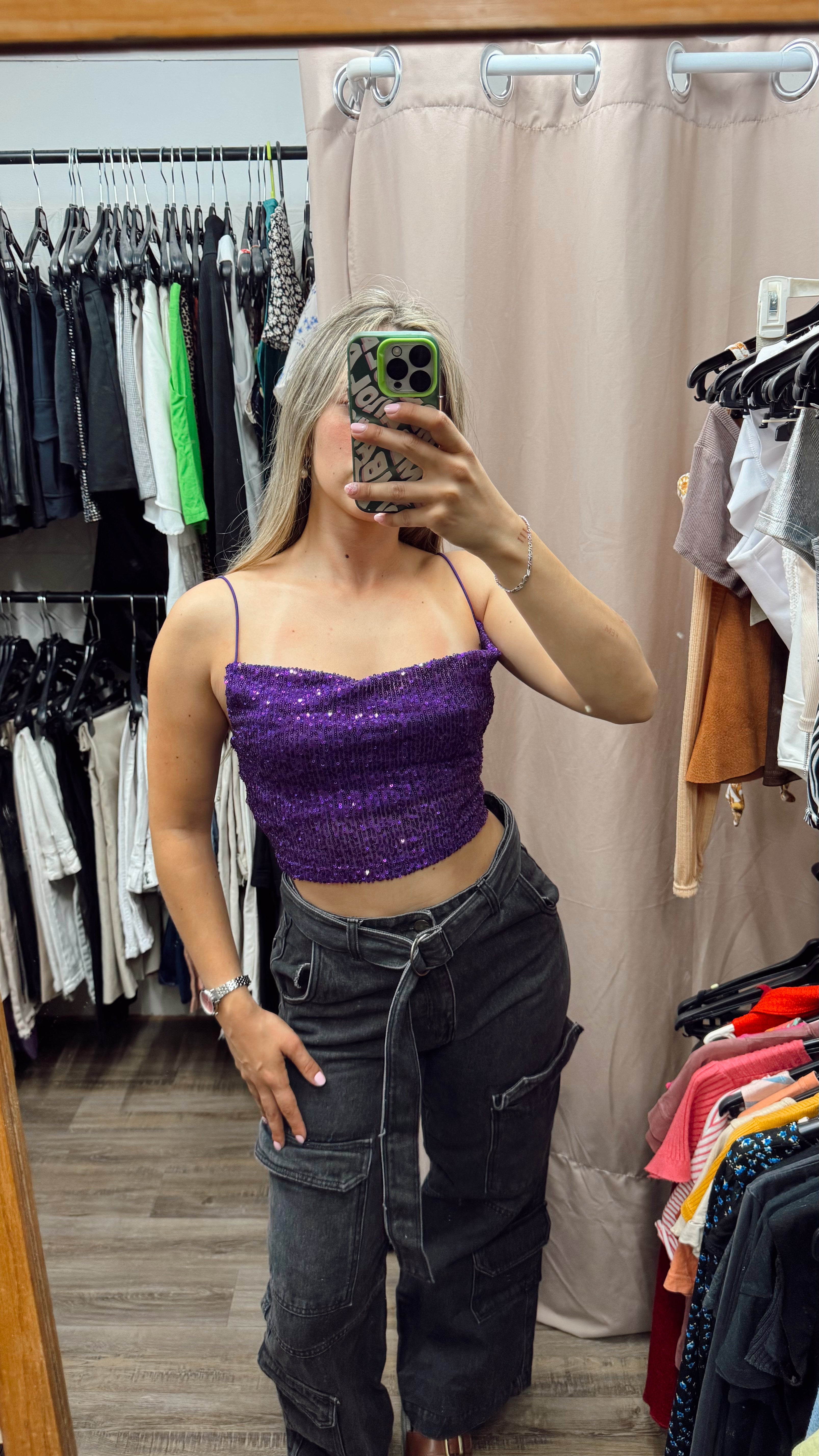 Top violeta con lentejuelas