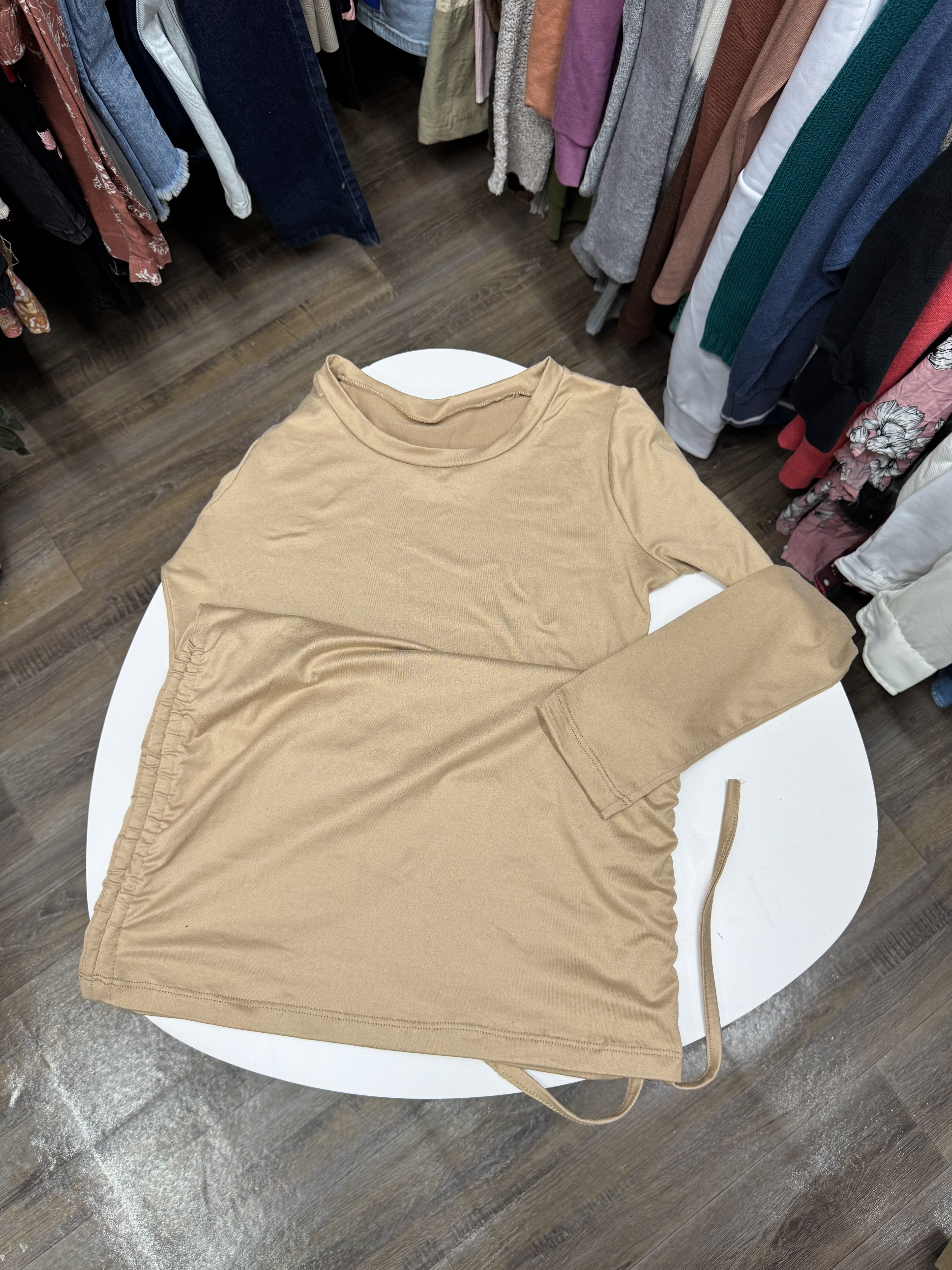 Vestido beige con frunce