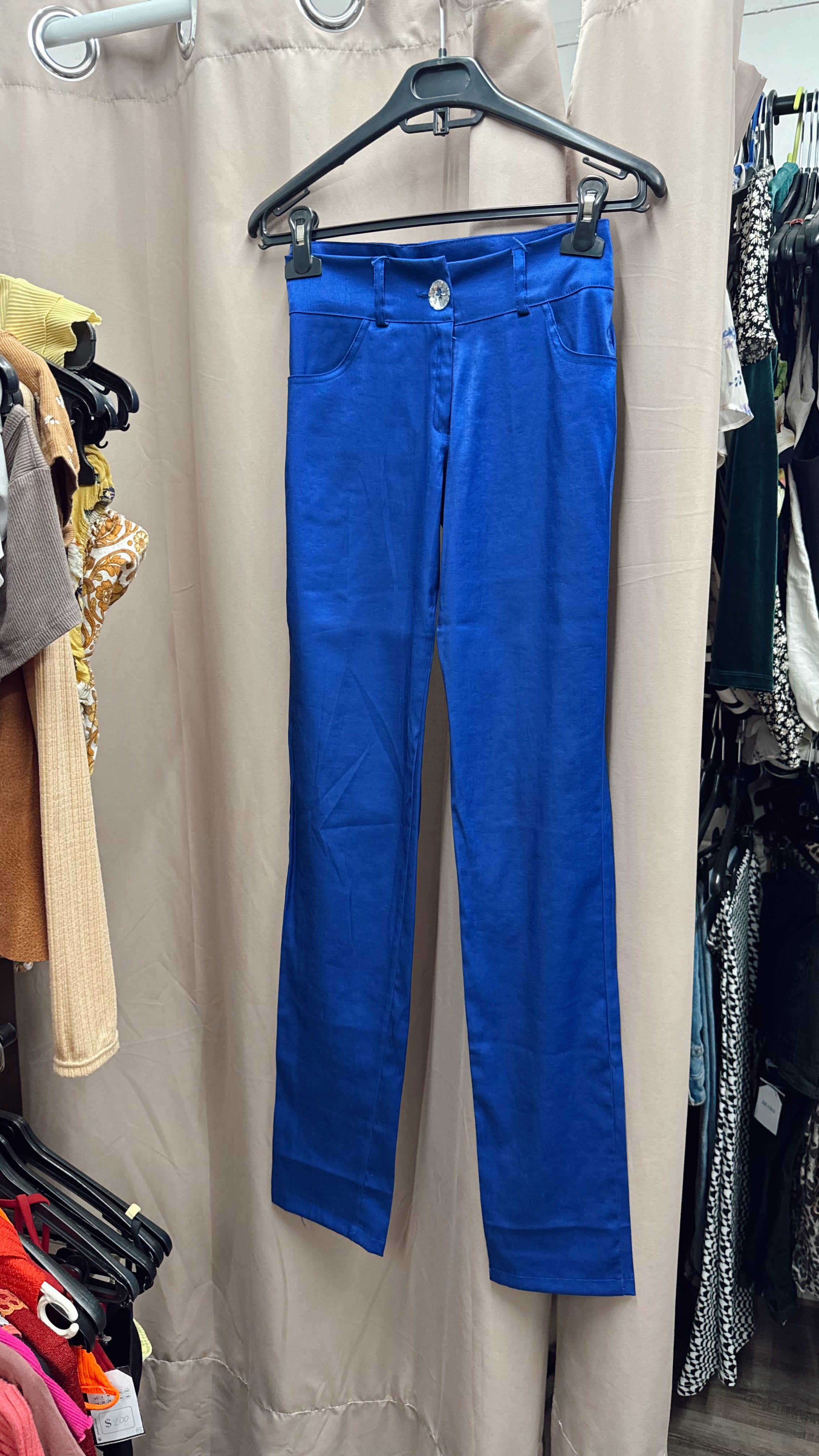 Pantalón azul eléctrico de satén
