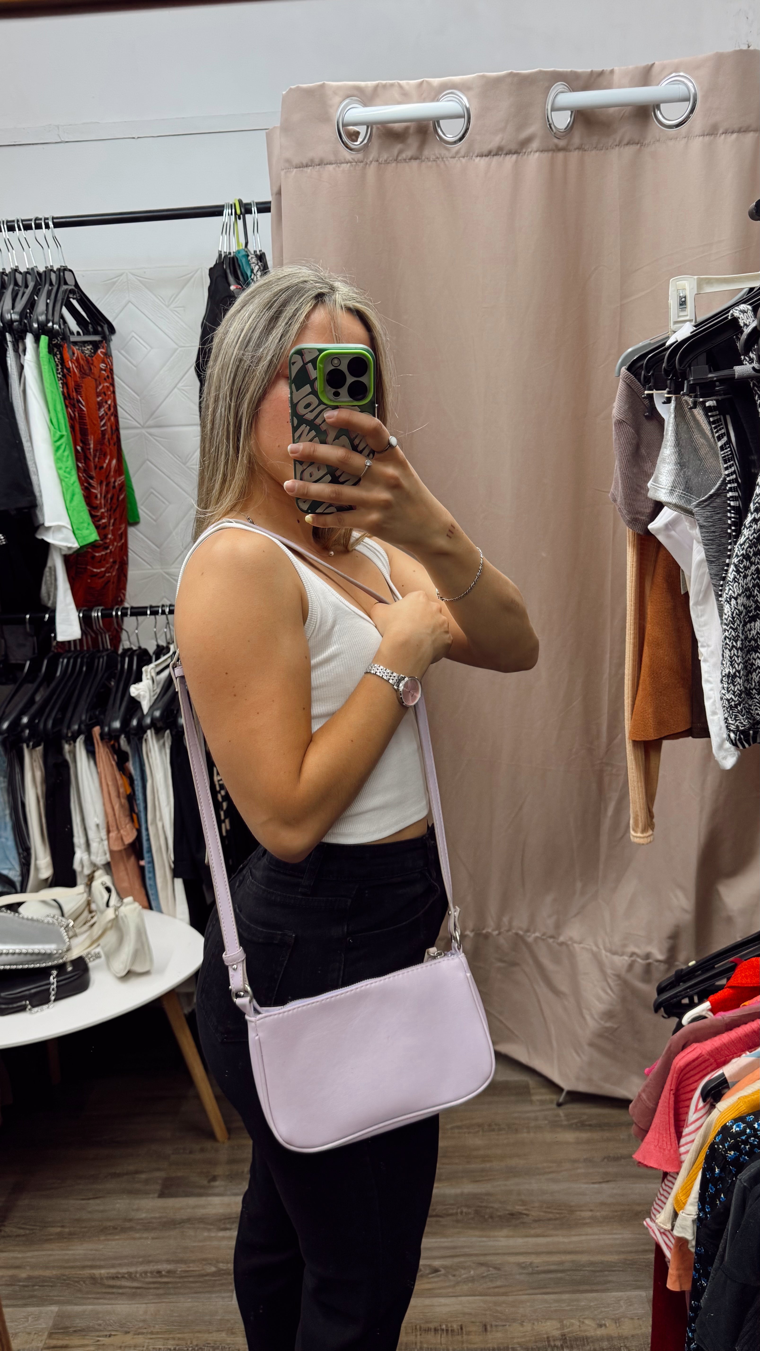 Cartera lila pastel mediana