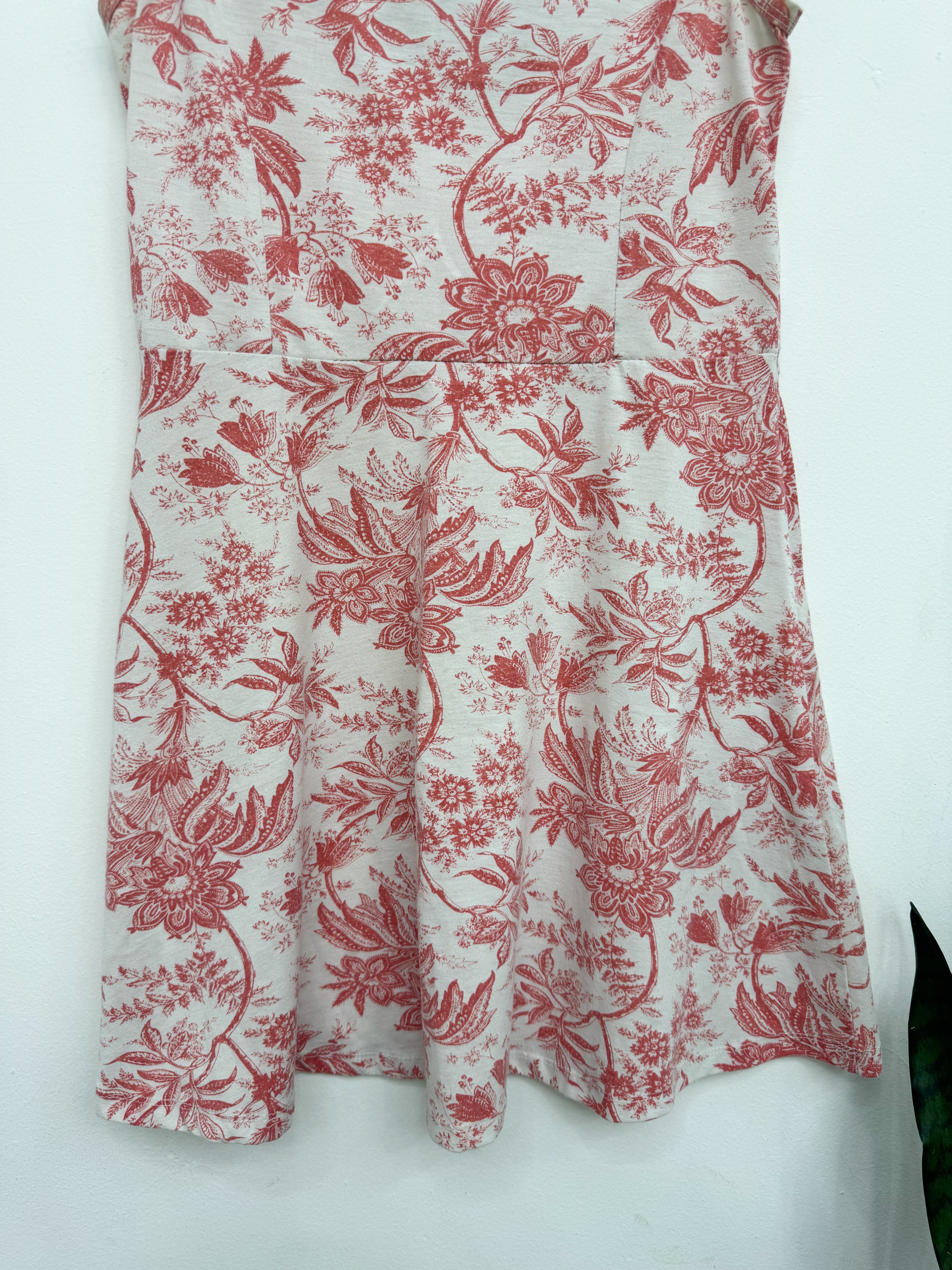 Vestido rosado con blanco