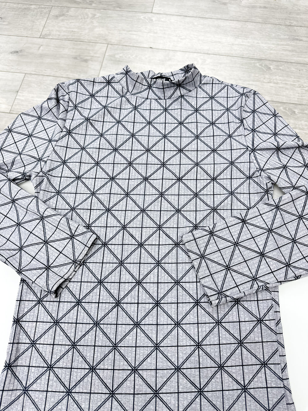 Remera gris manga larga talle M