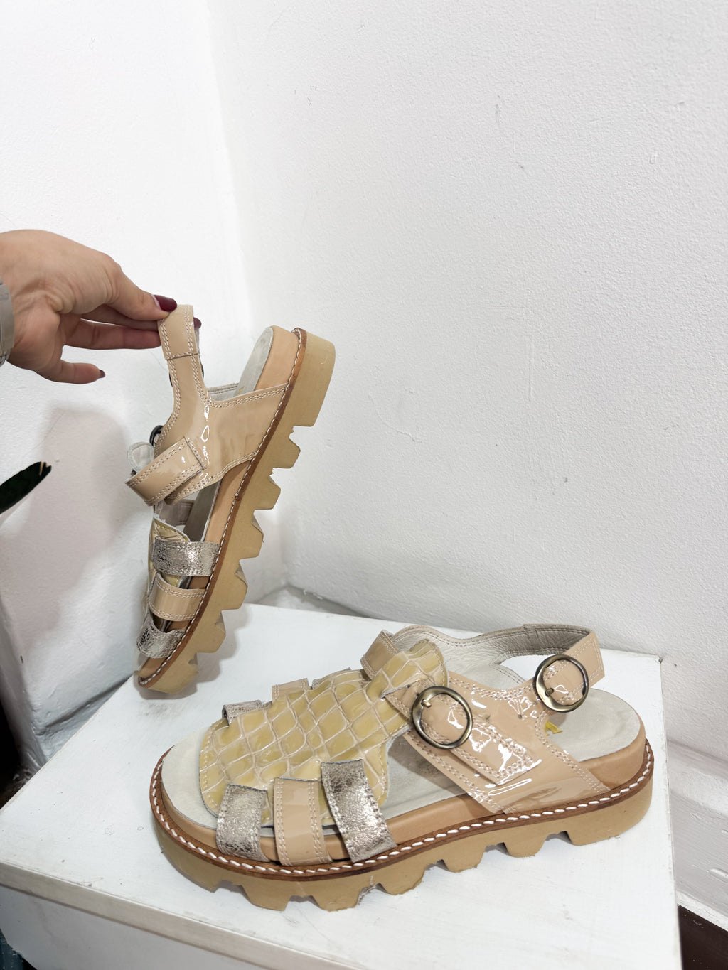 Sandalias VALDEZ NUEVAS de cuero