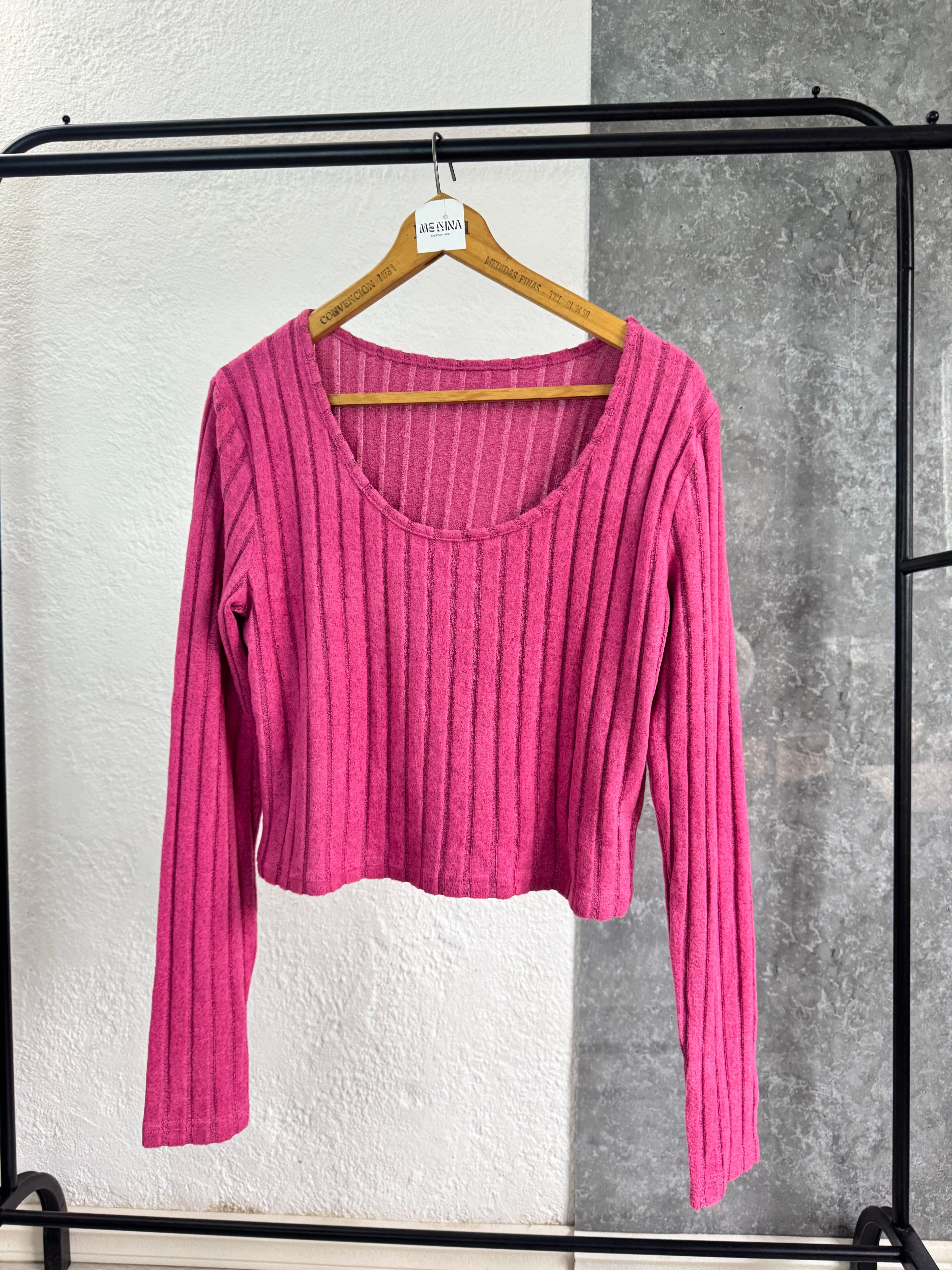 Buzo nuevo de hilo color rosa