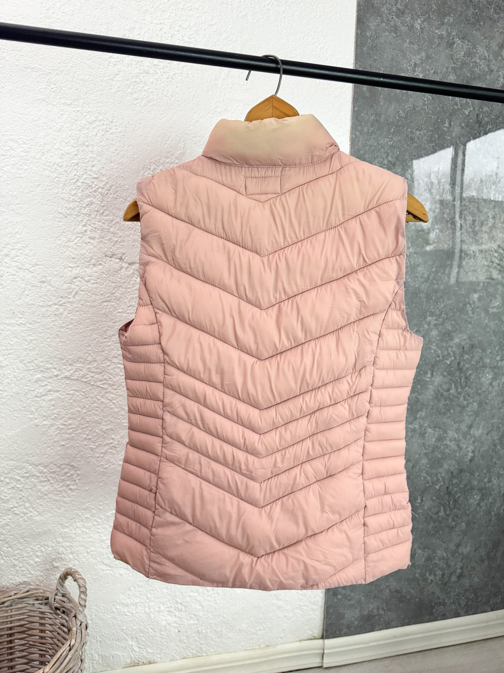 Chaleco rosa *con detalles