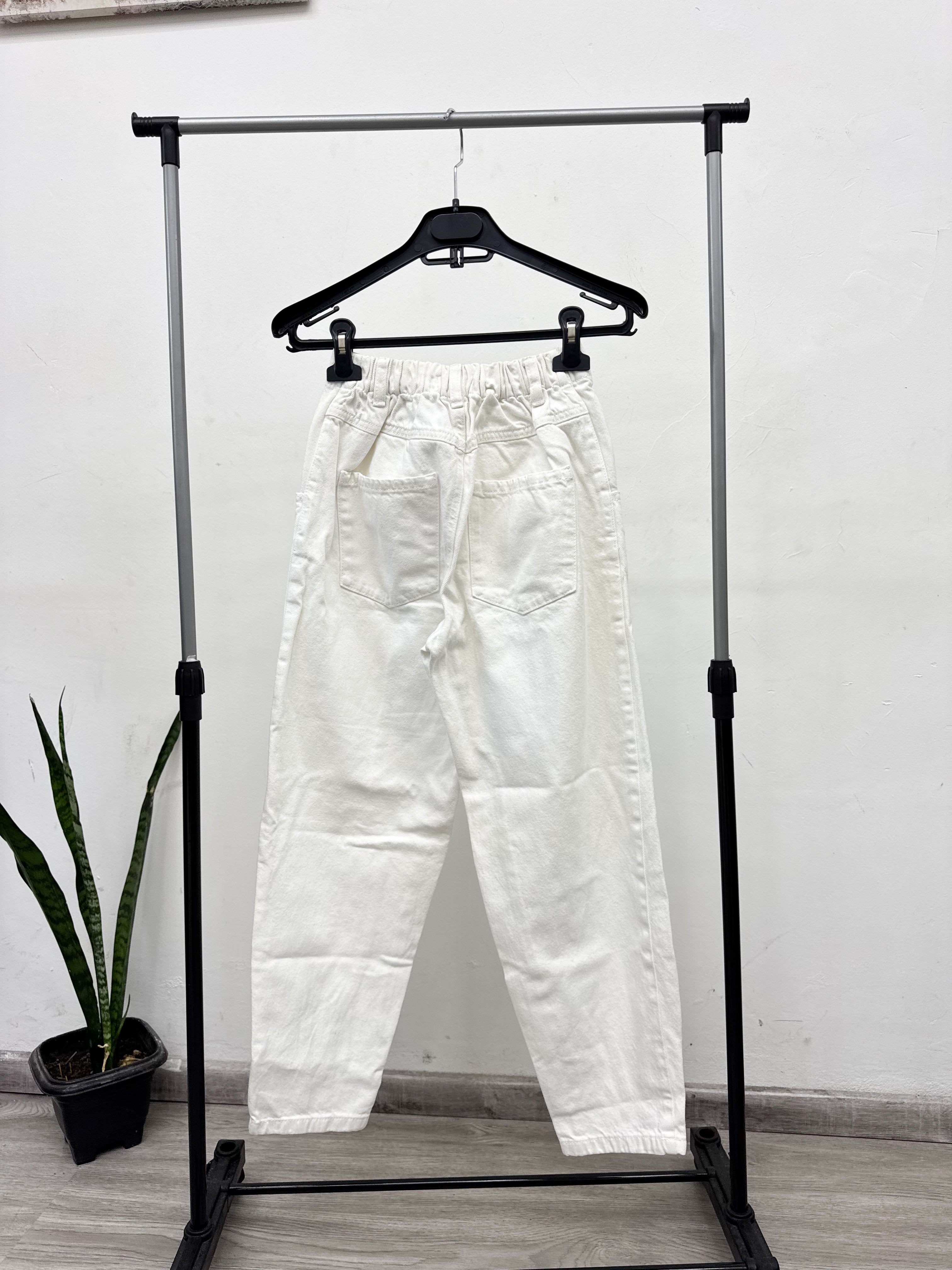 Pantalón blanco mom