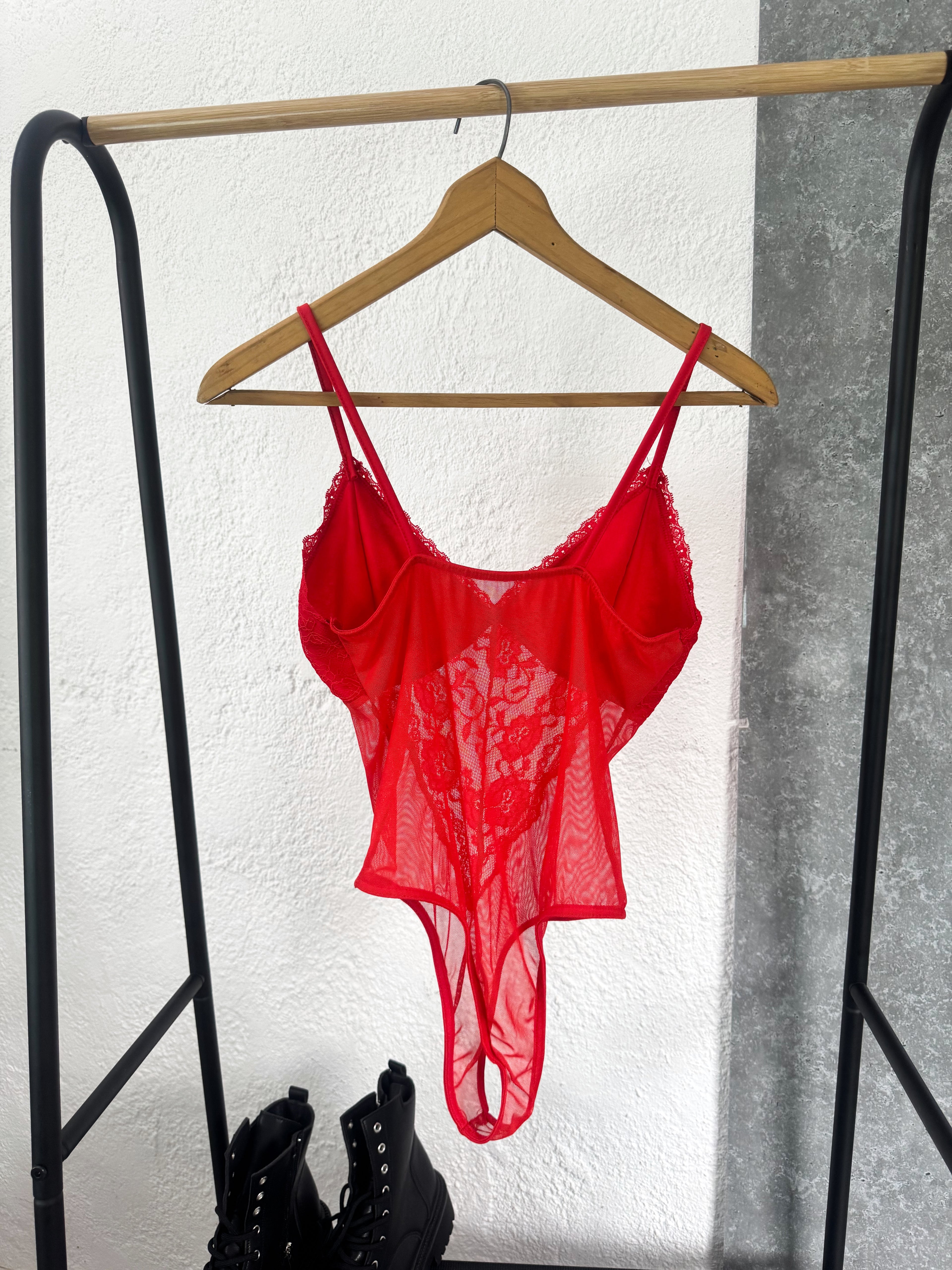 Body rojo de encaje