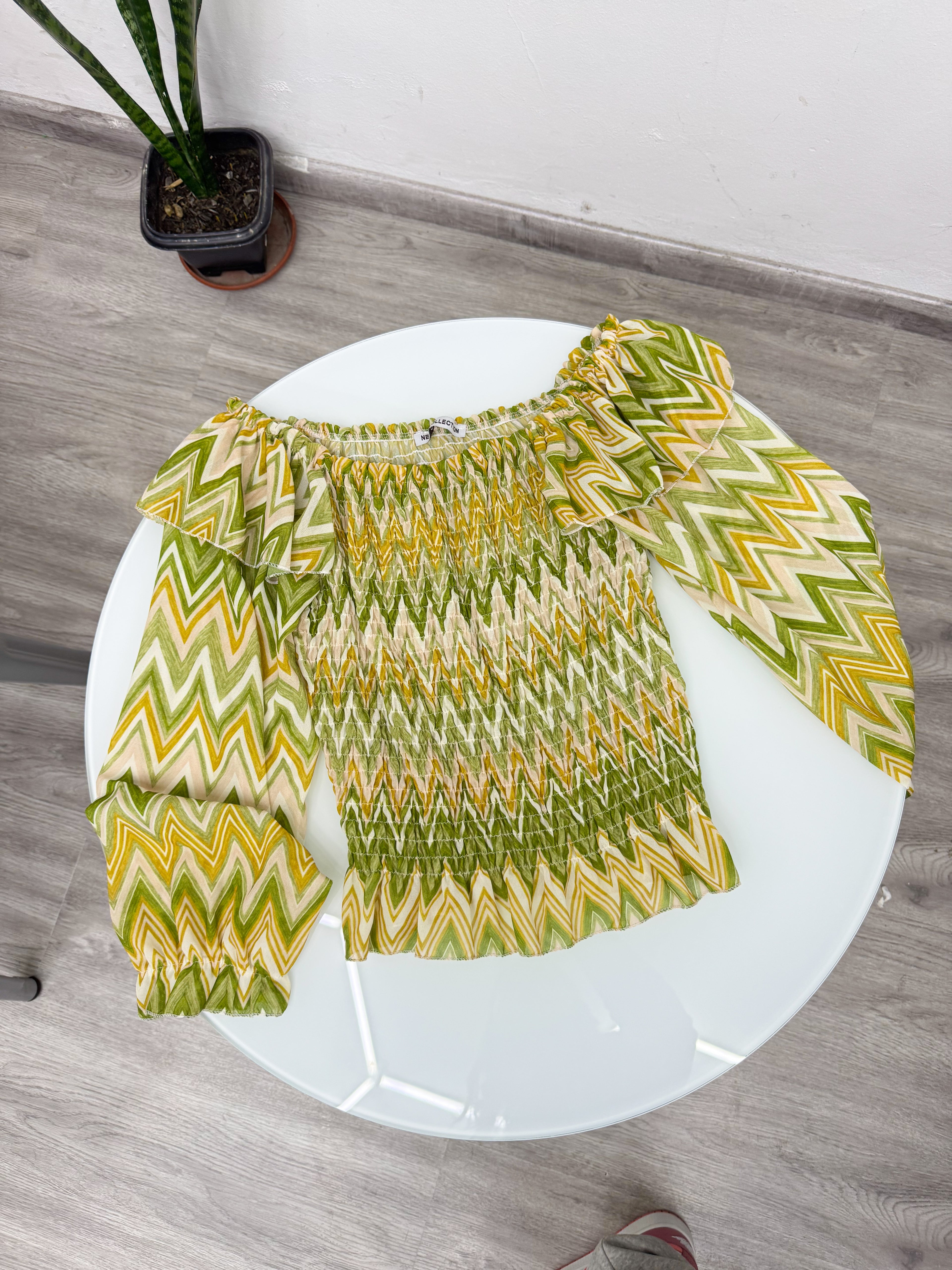 Blusa verde y amarilla manga larga