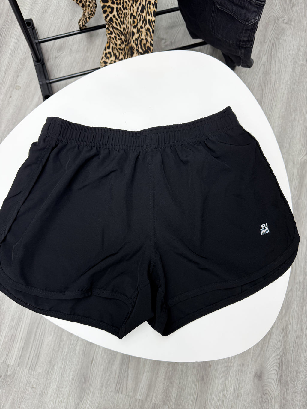 Short deportivo negro JFU