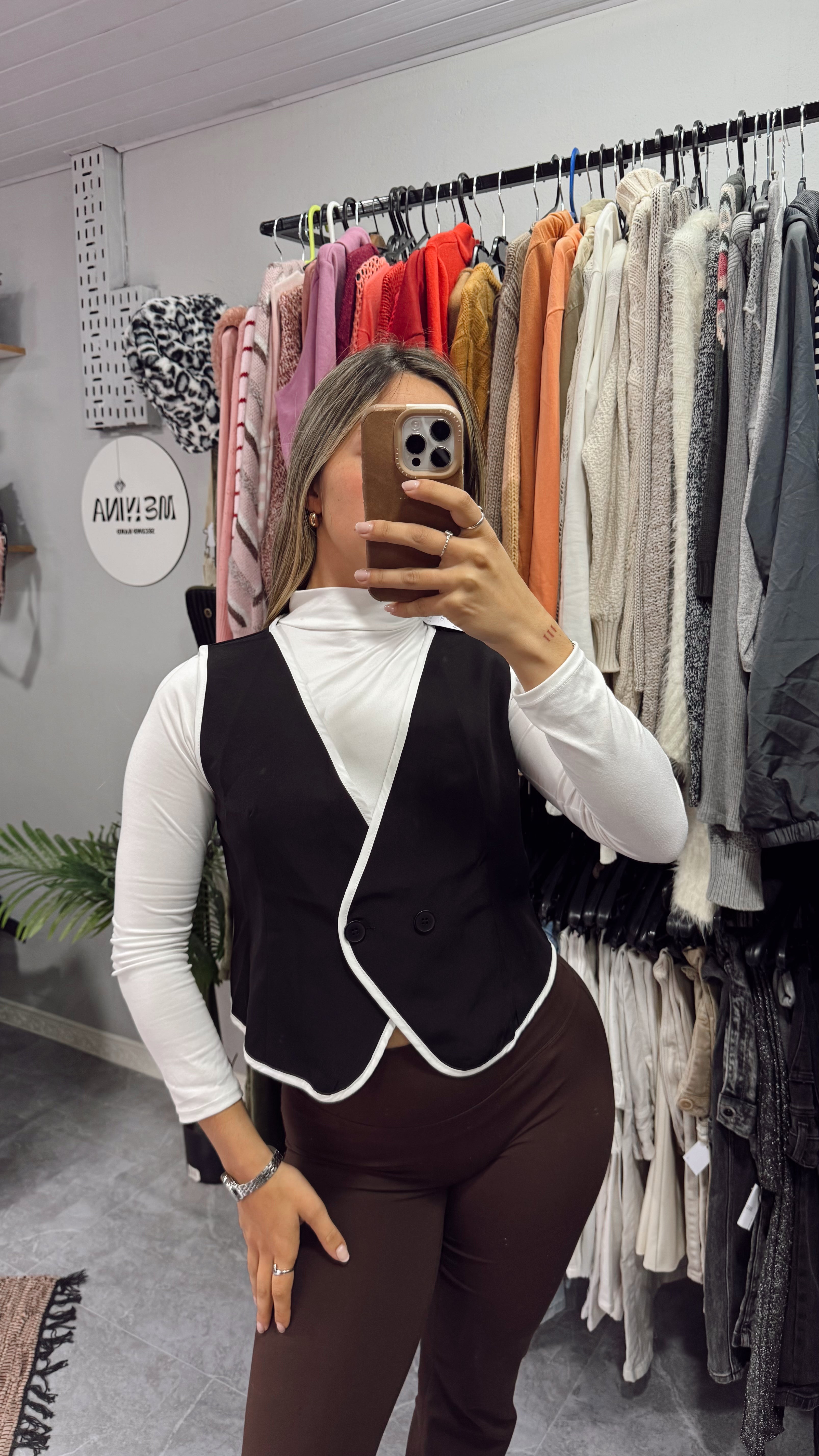 Chaleco negro nuevo