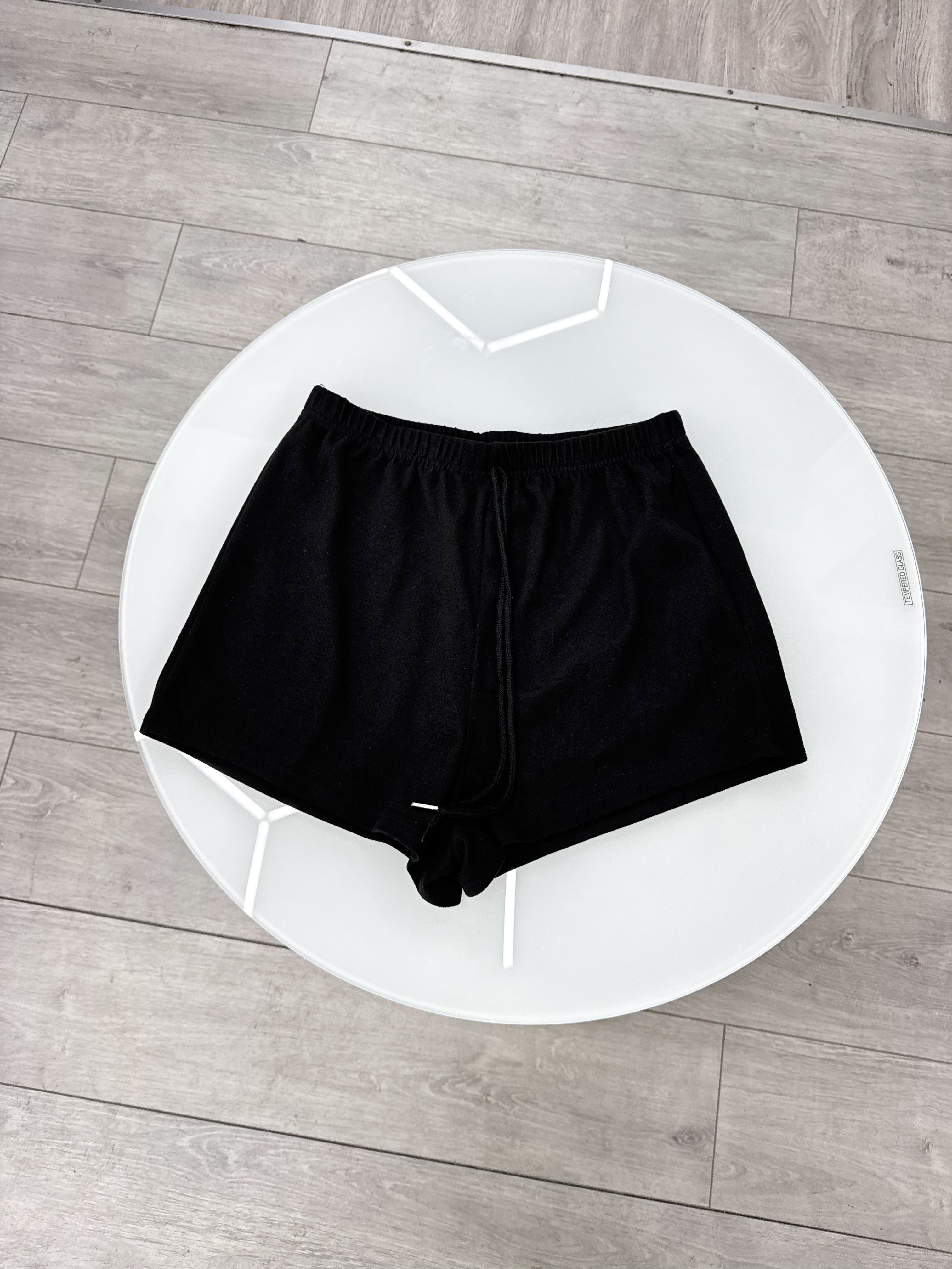 Short negro afelpado