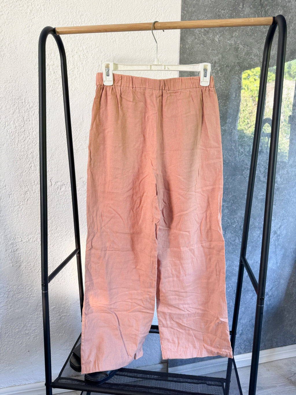 Pantalón tipo lino rosado