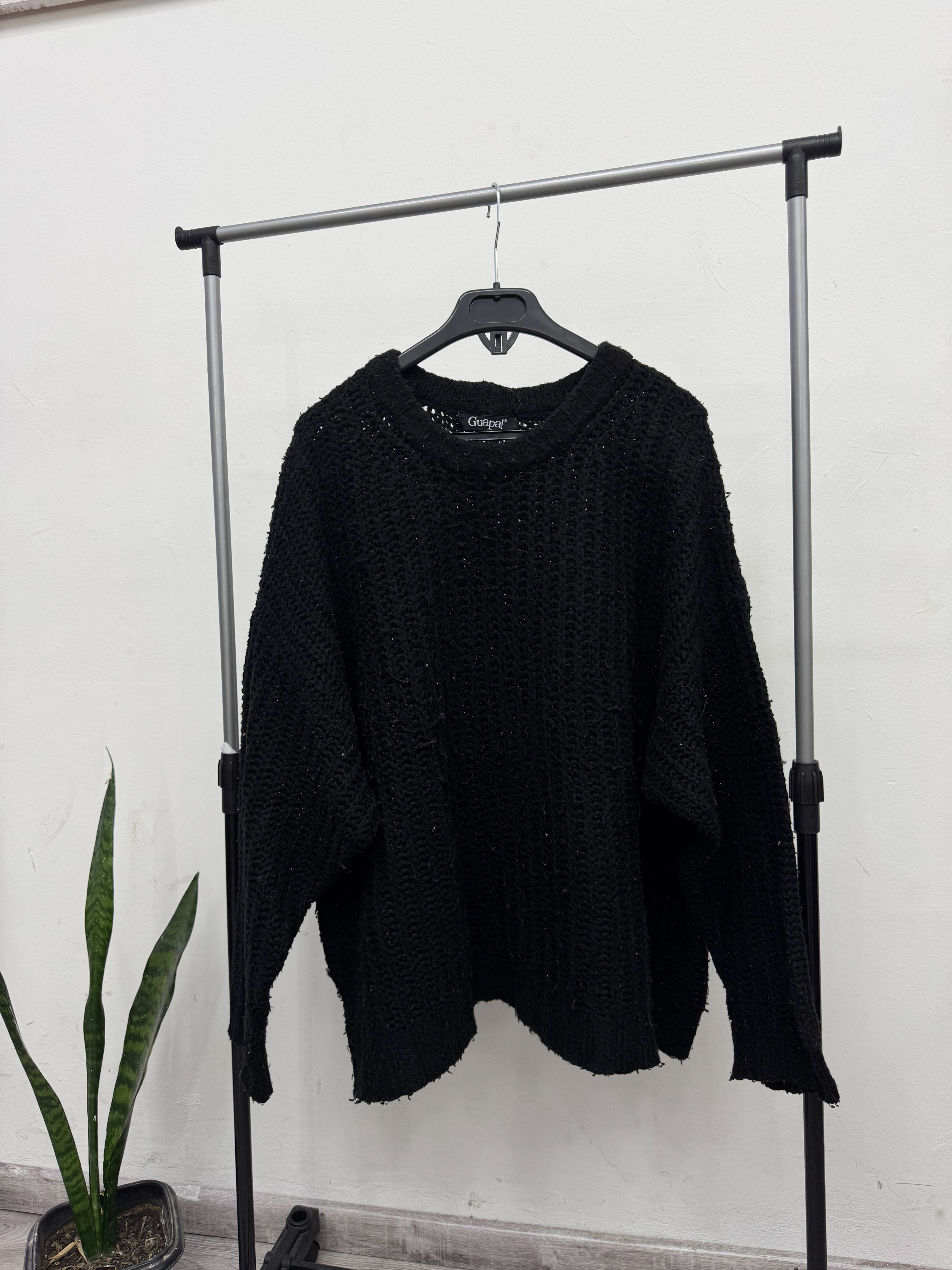 Buzo de lana negro talle L