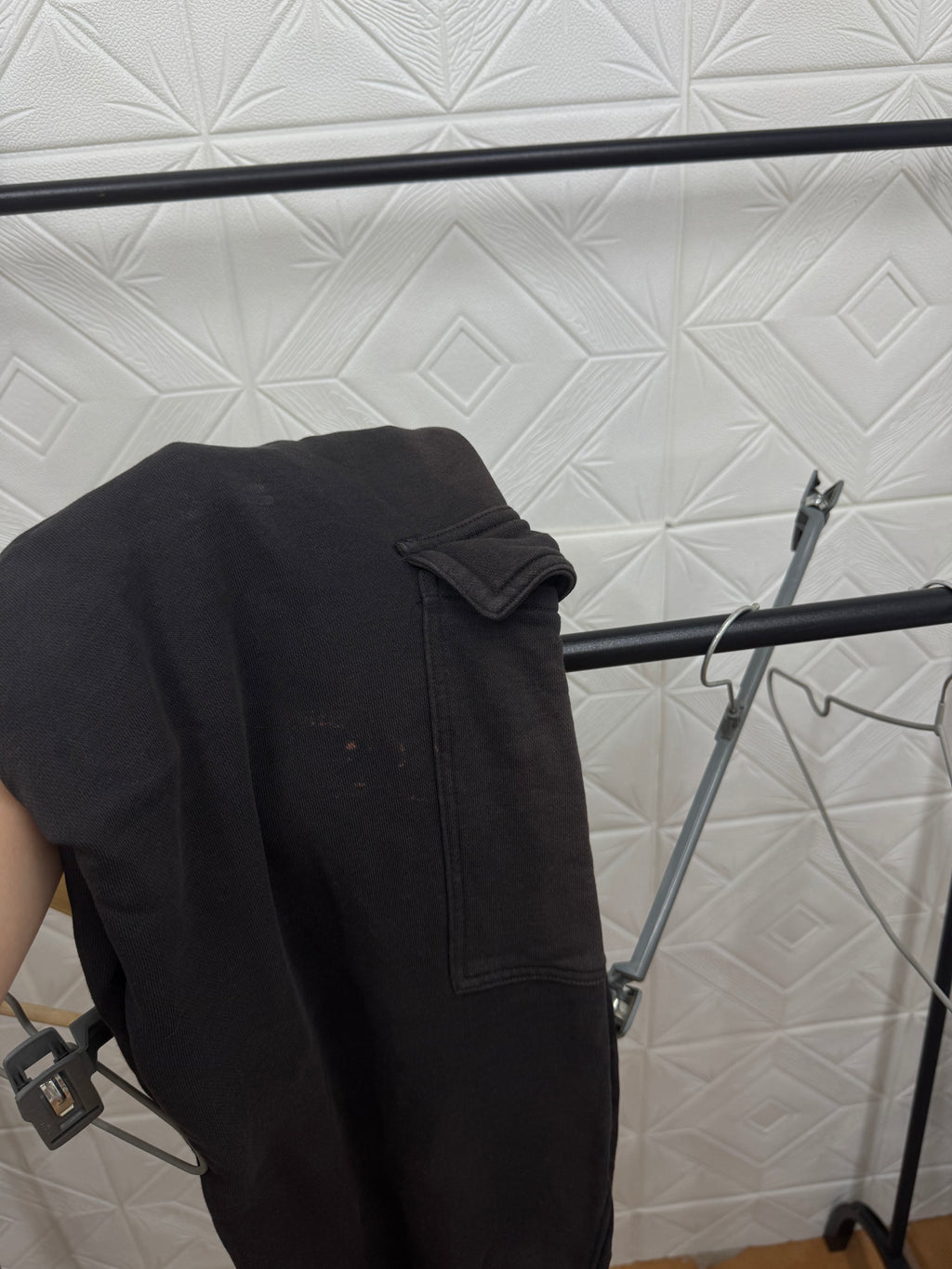 Deportivo cargo negro H&M *con detalle