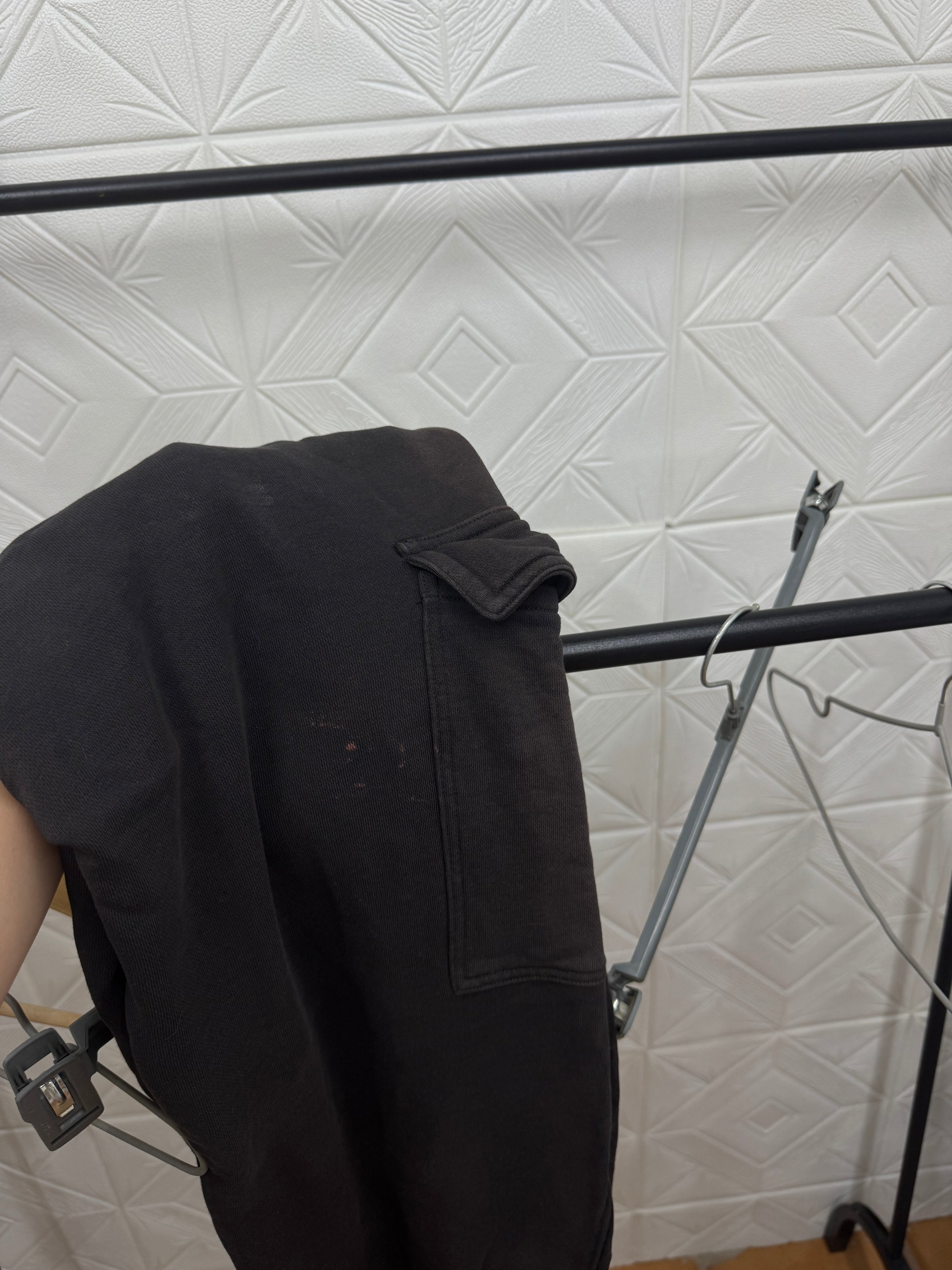 Deportivo cargo negro H&M *con detalle