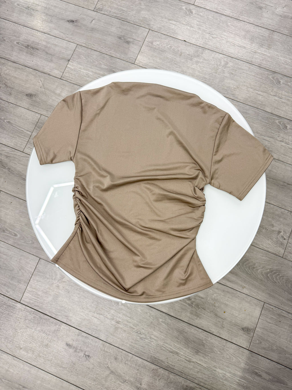 Remera beige con frunce Daniel Cassin talle L