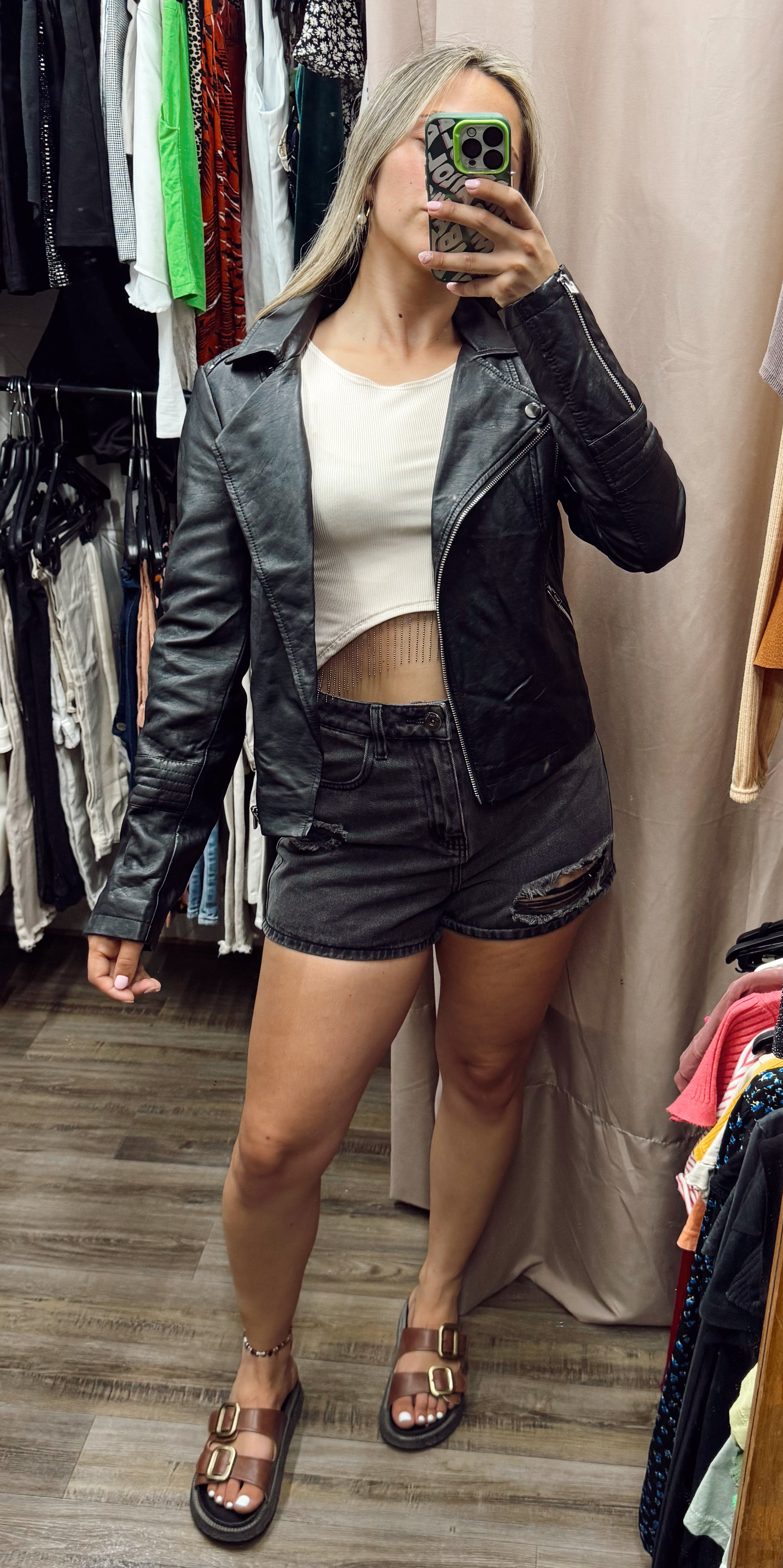 Short negro Daniel Cassin